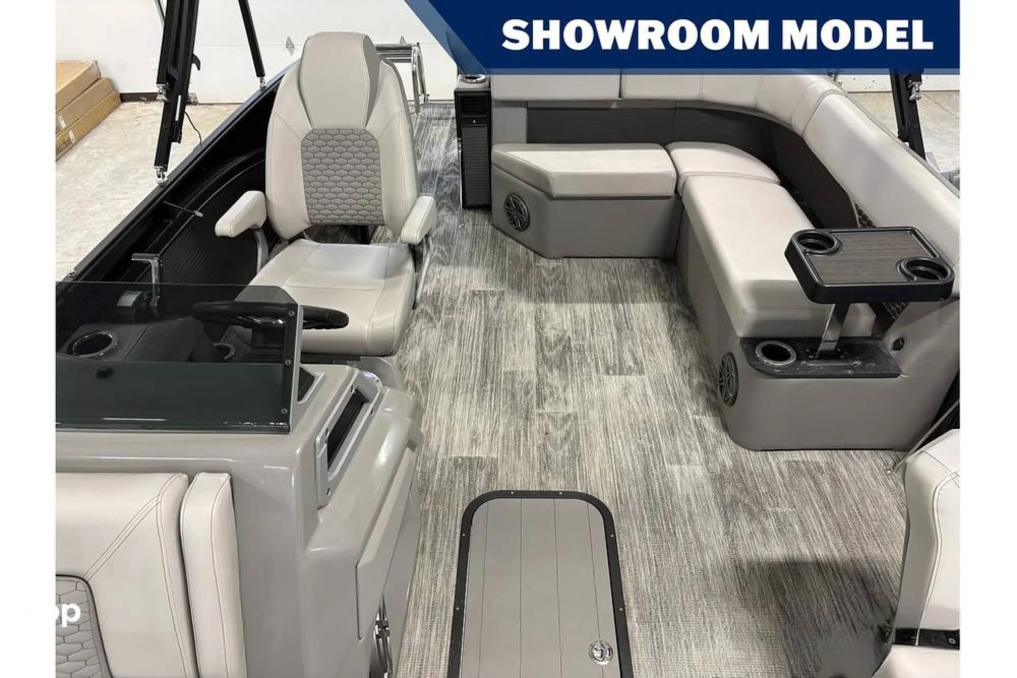 2023 Qwest M-CLASS 8522 LANAI-RTZ - Image 2