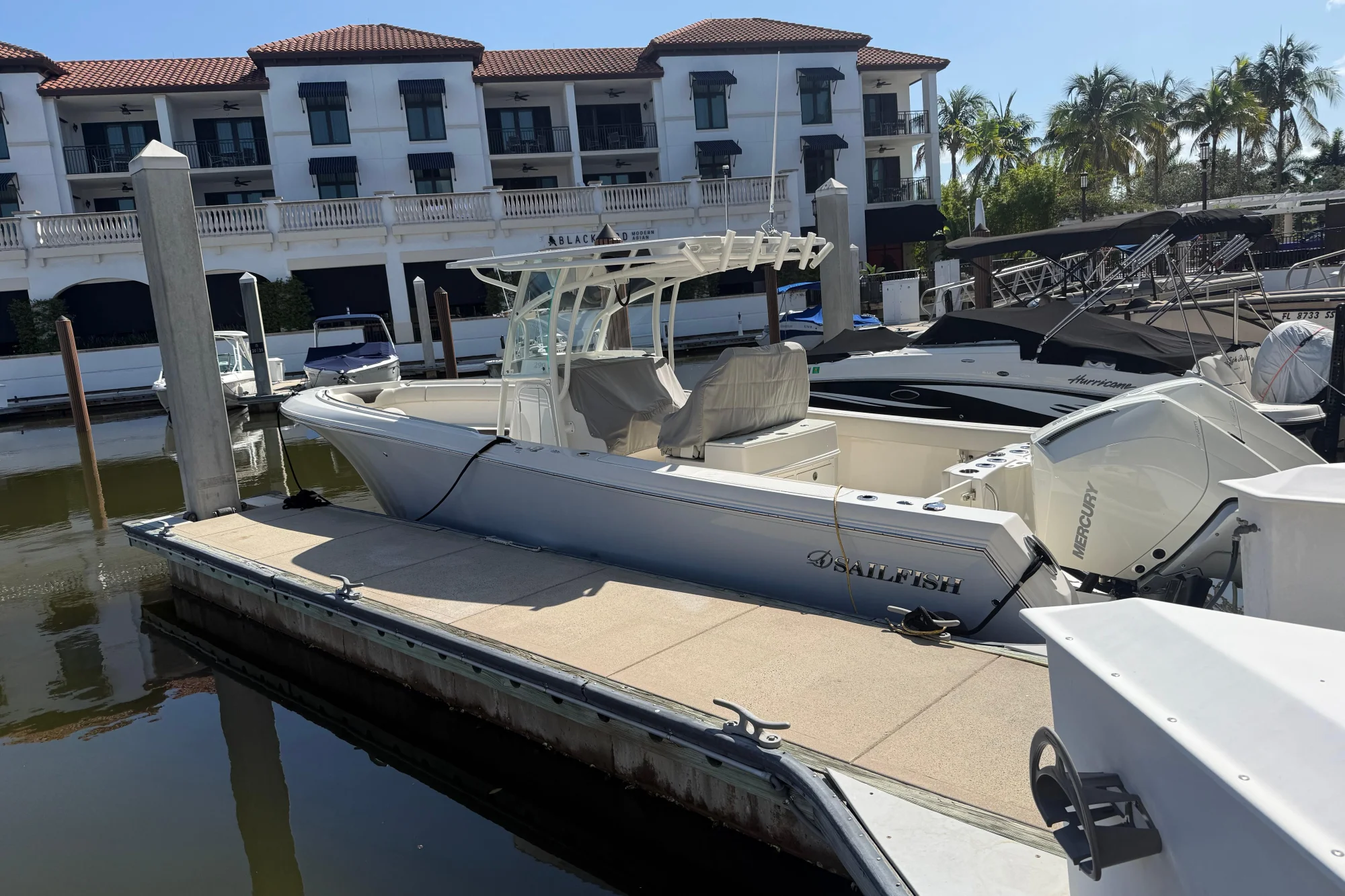 2023 Sailfish 290 CC - Image 4