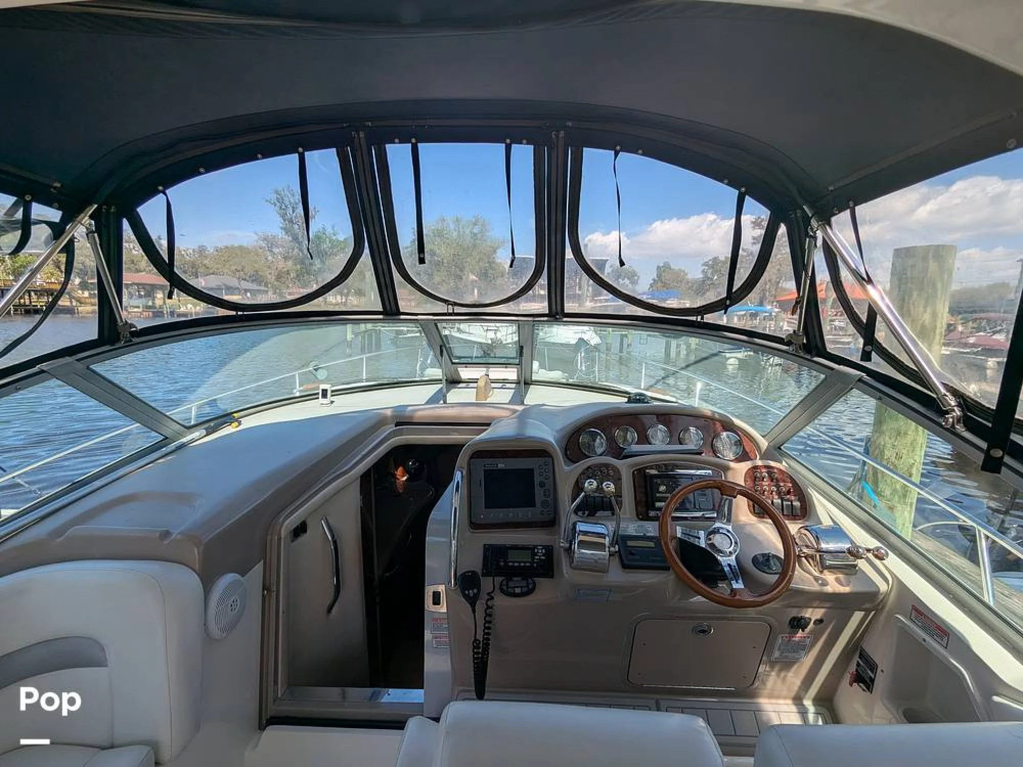 2005 Sea Ray 320 Sundancer - Image 4