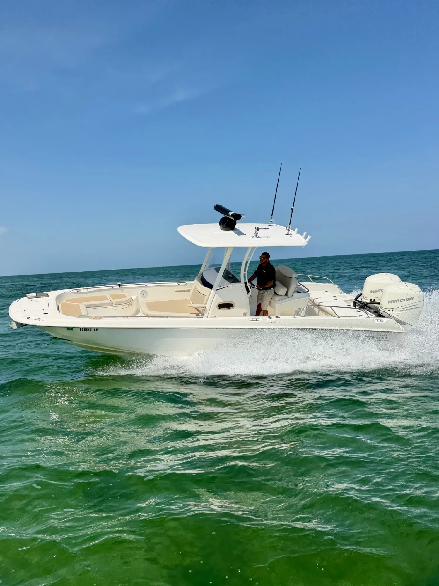 2017 Boston Whaler 270 Dauntless