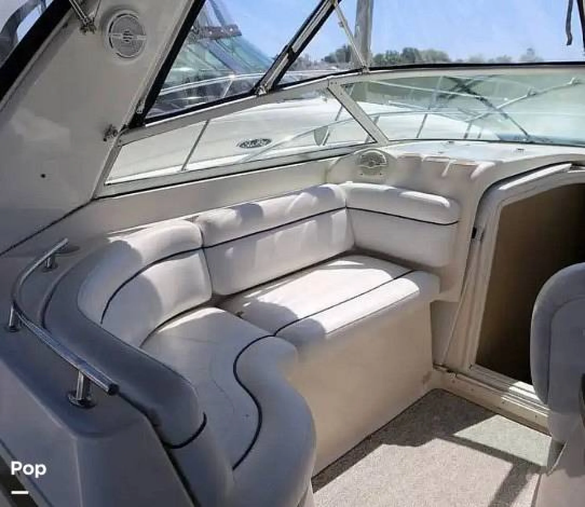 2003 Rinker 342 Fiesta Vee - Image 3