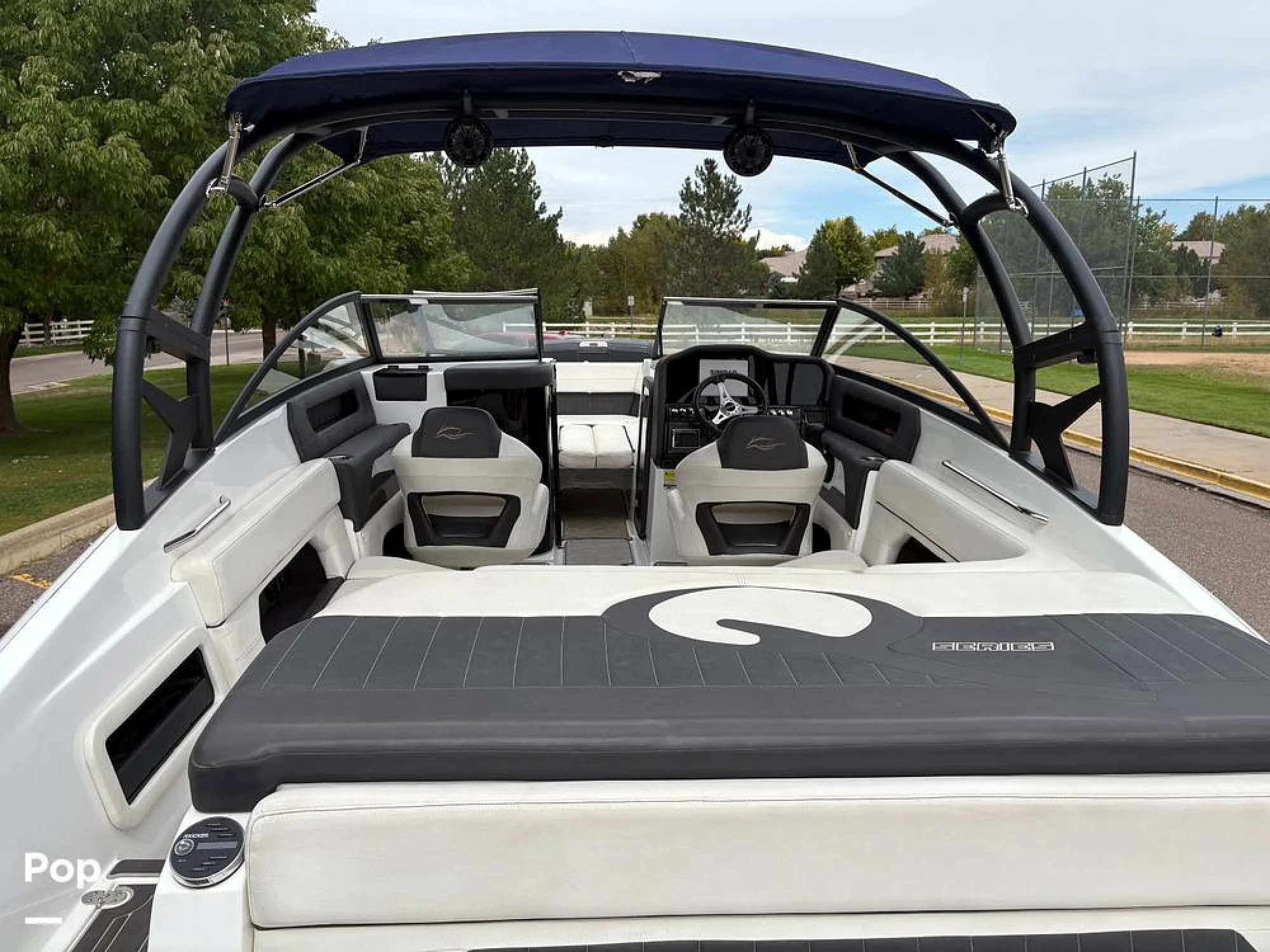 2018 Rinker Q5 - Image 3