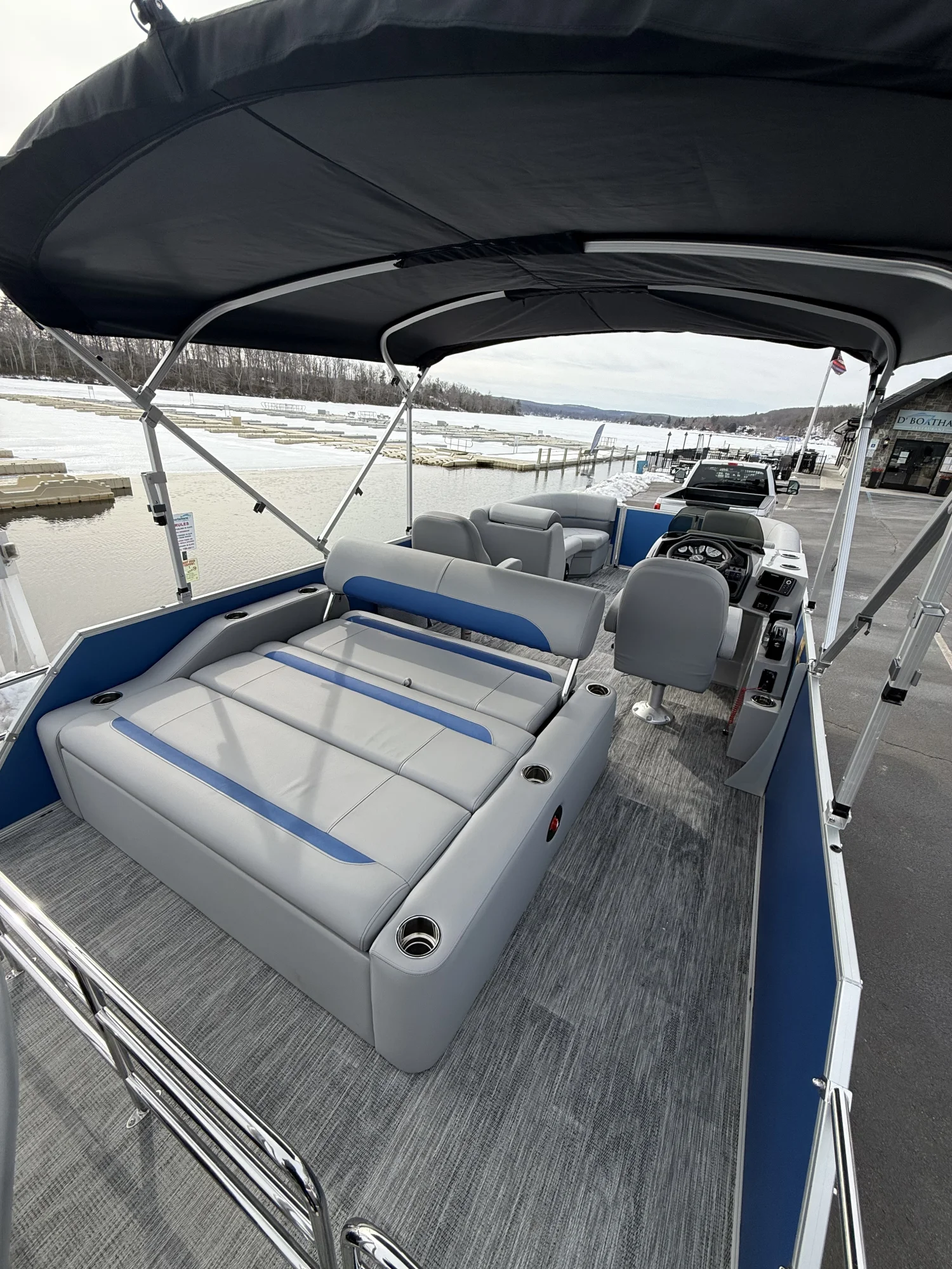 2026 Bentley Pontoons Legacy 200 Swingback - Image 5