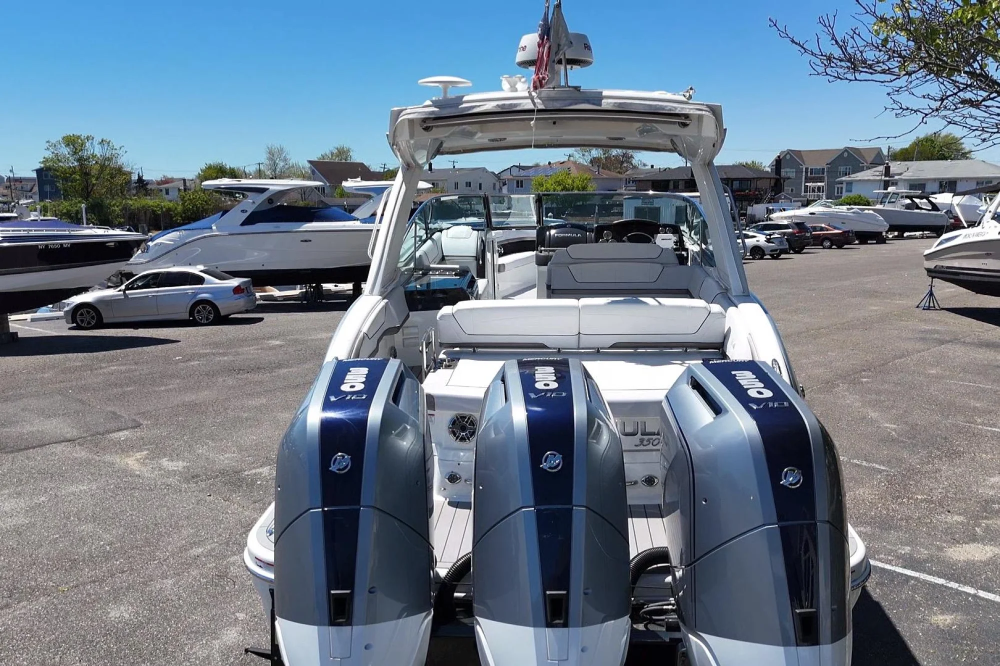 2023 Formula 350 Crossover Bowrider OB - Image 5