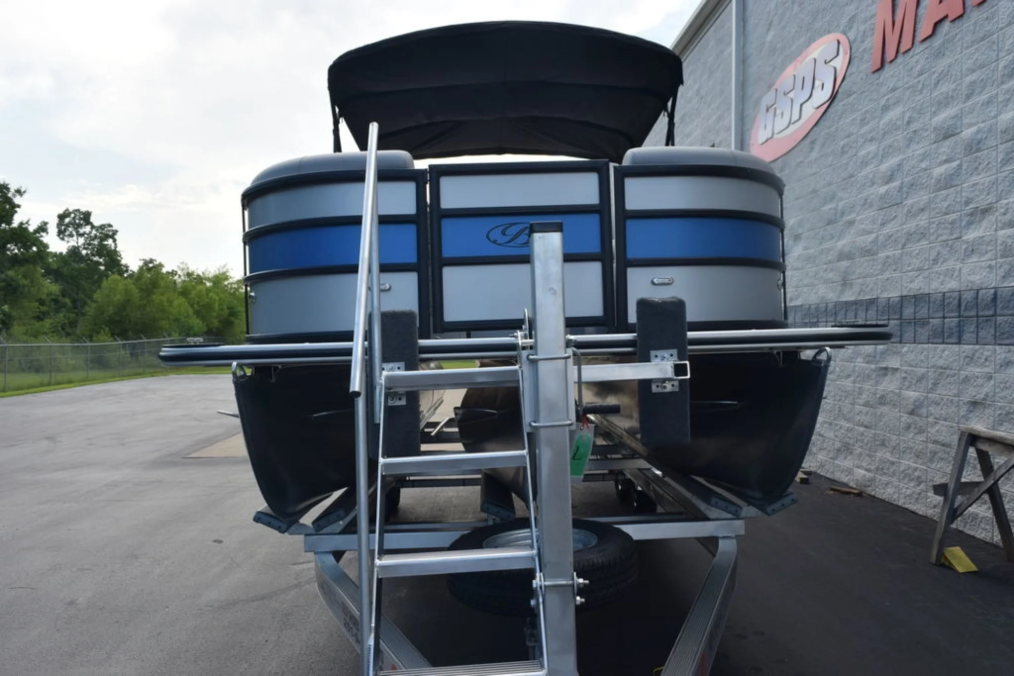 2026 Bentley Pontoons 223 Bolt 3/4 Tube - Image 3