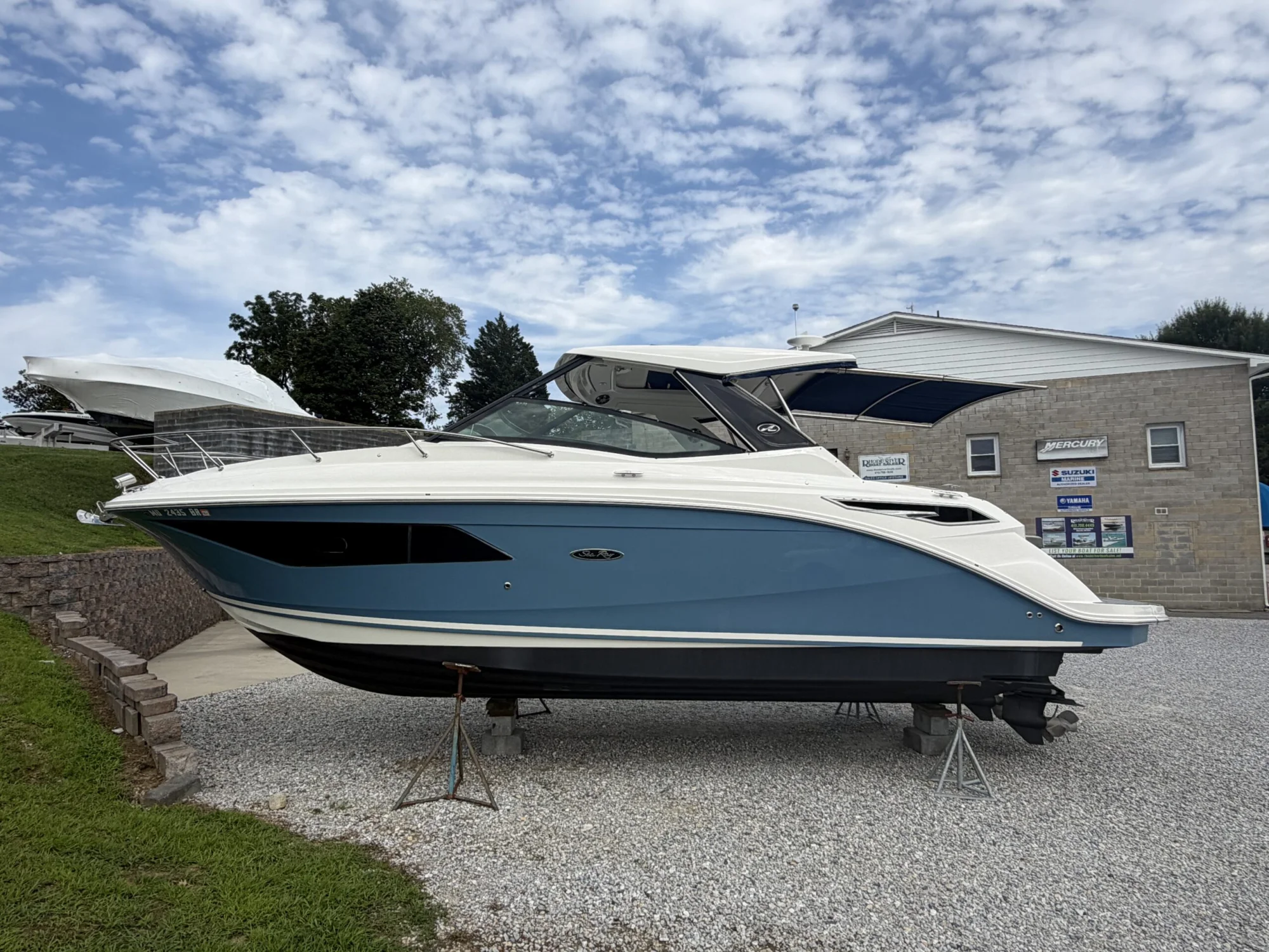 2021 Sea Ray Sundancer 320 - Image 4