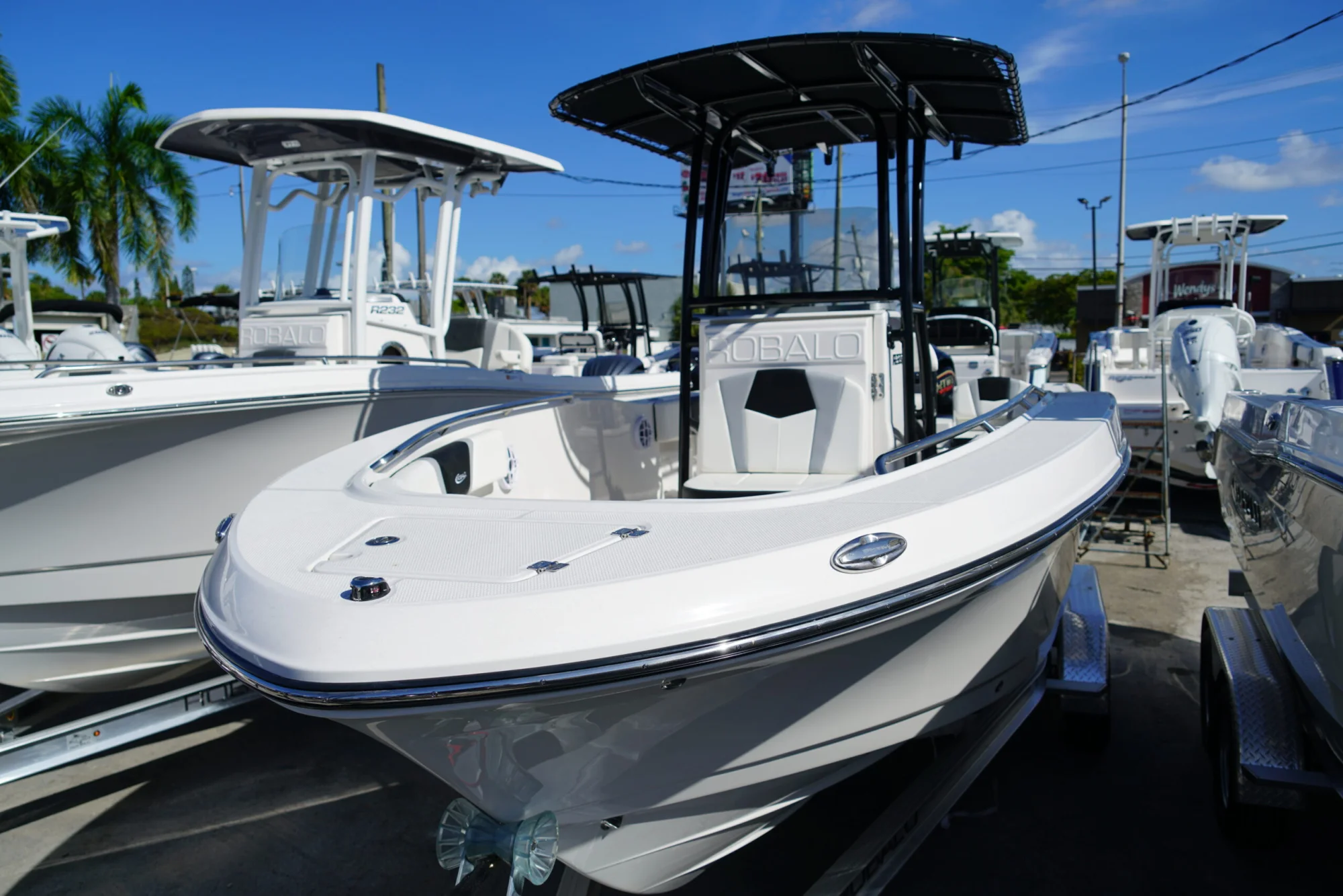 2025 ROBALO R200 - Image 4
