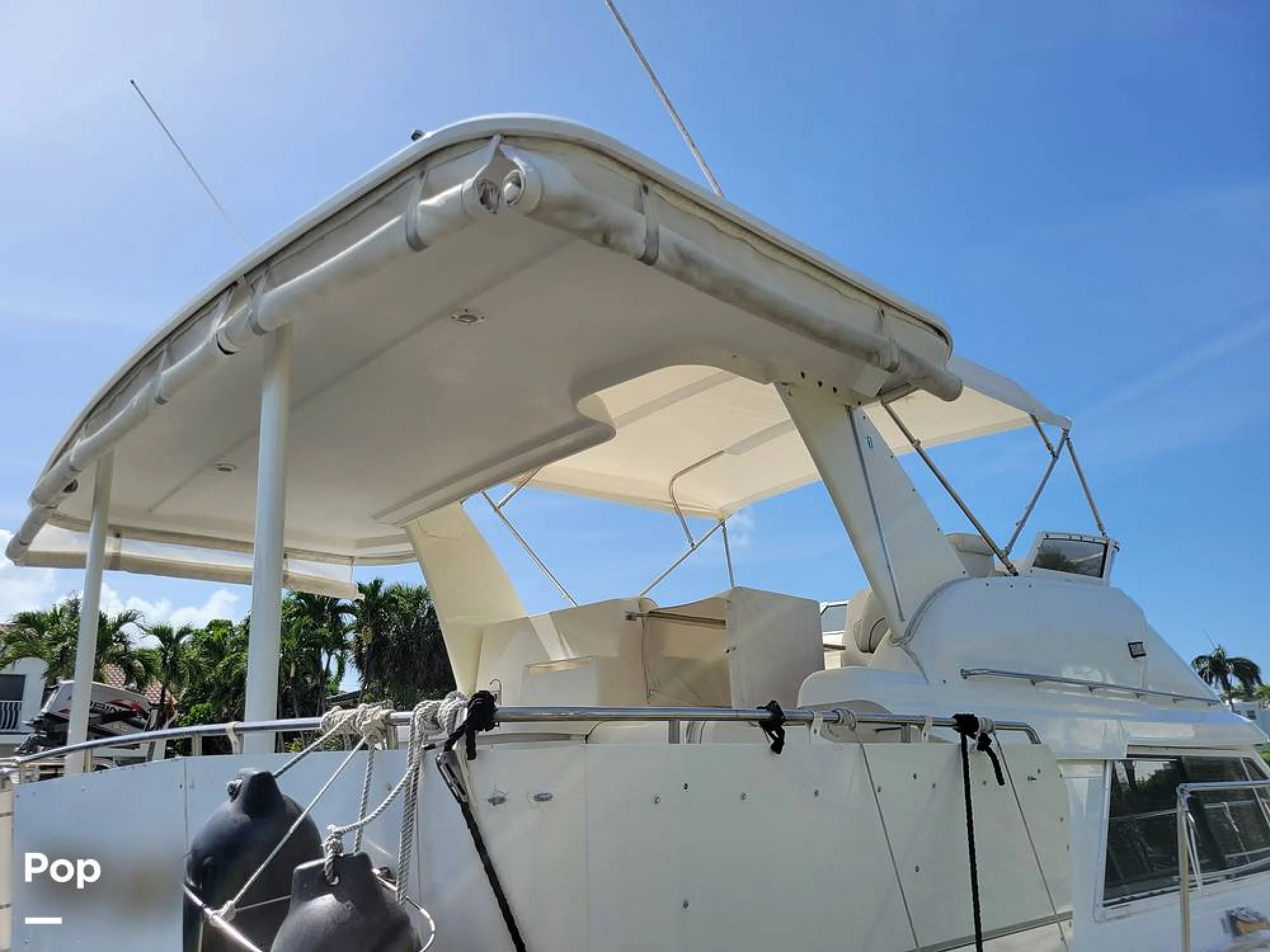 1998 Cruisers Yachts 3650 - Image 4