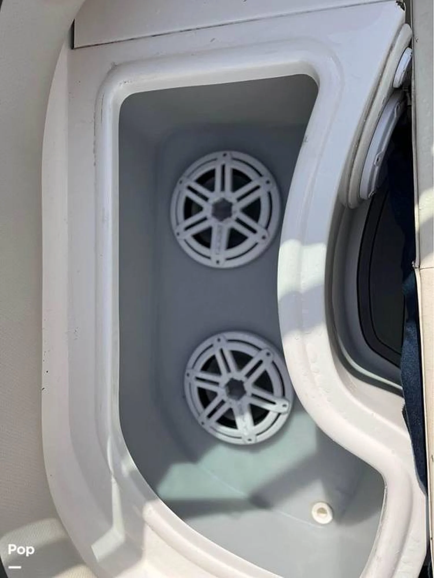 2004 Chaparral 290 Signature - Image 5