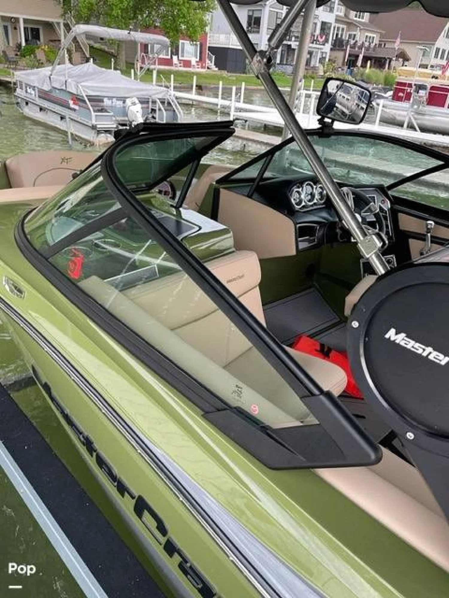 2022 Mastercraft XT21 - Image 2