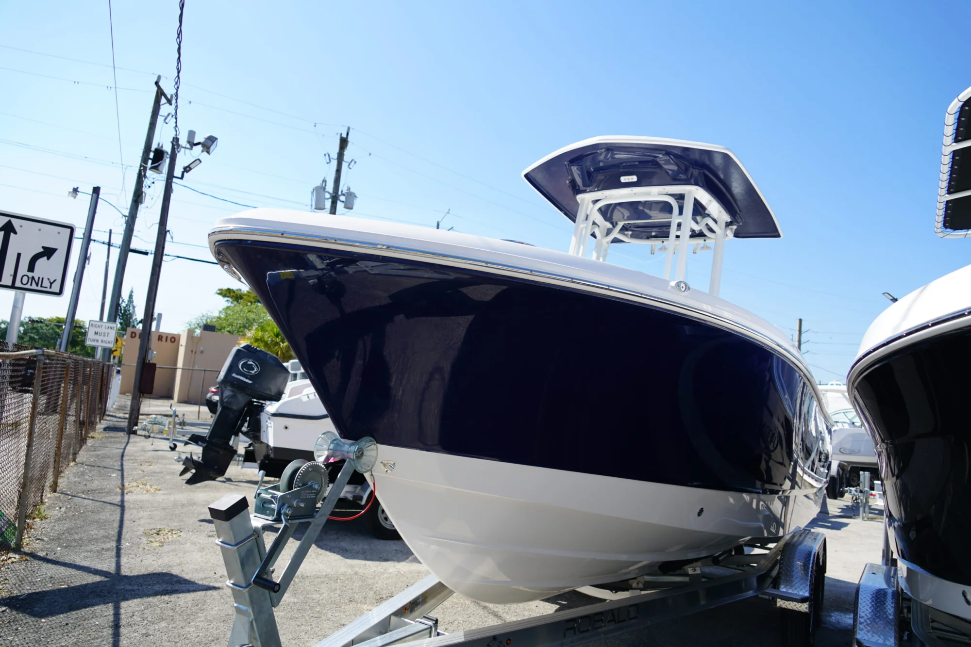 2025 ROBALO R232 EX - Image 2