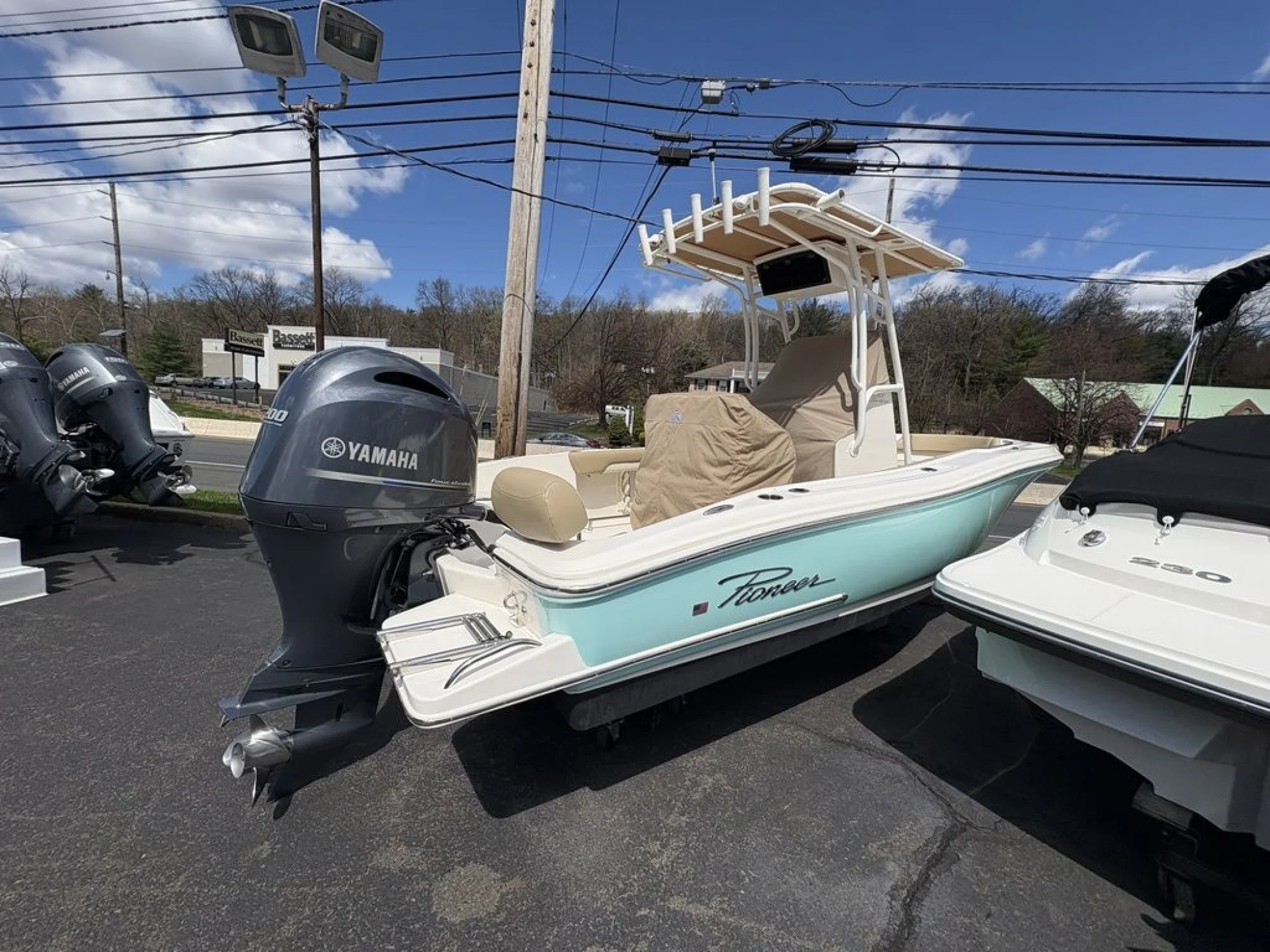 2020 Pioneer Boats Sportfish 202 - Image 2