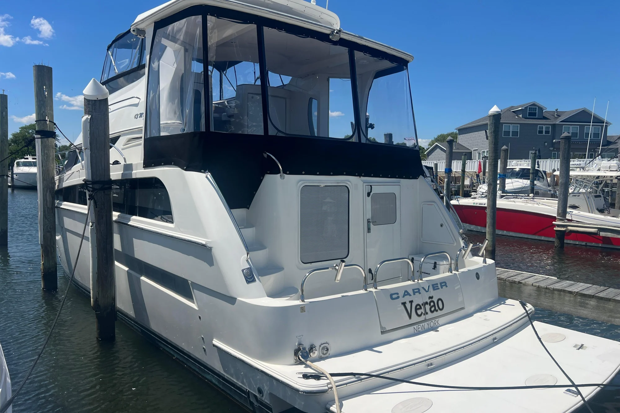 2006 Carver 43 Motor Yacht - Image 4
