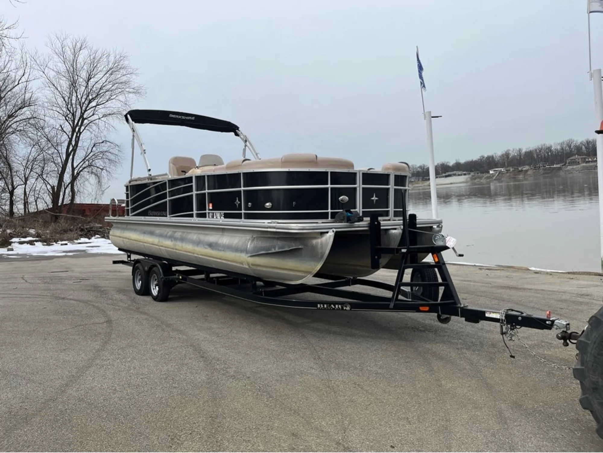 2017 Berkshire Pontoons 25 STS - Image 2