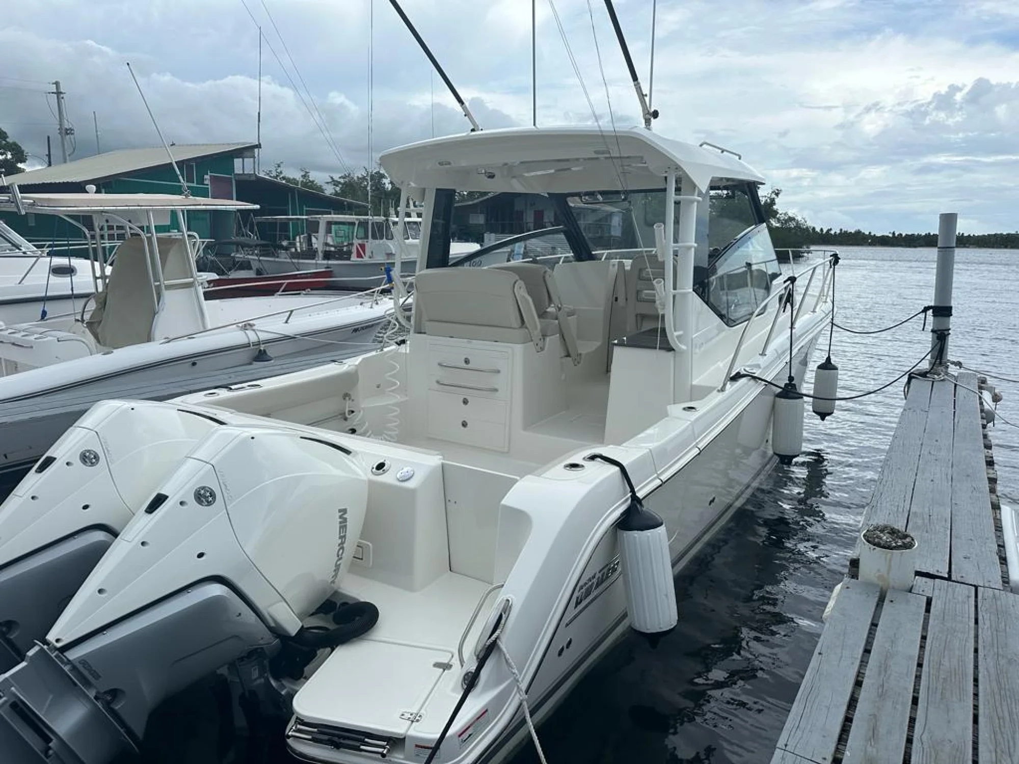 Boston Whaler 325 Conquest 2022