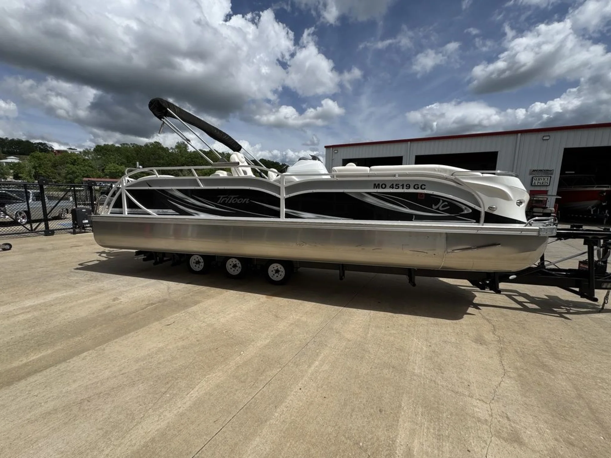 JC Tritoon  26 Sport - Image 5