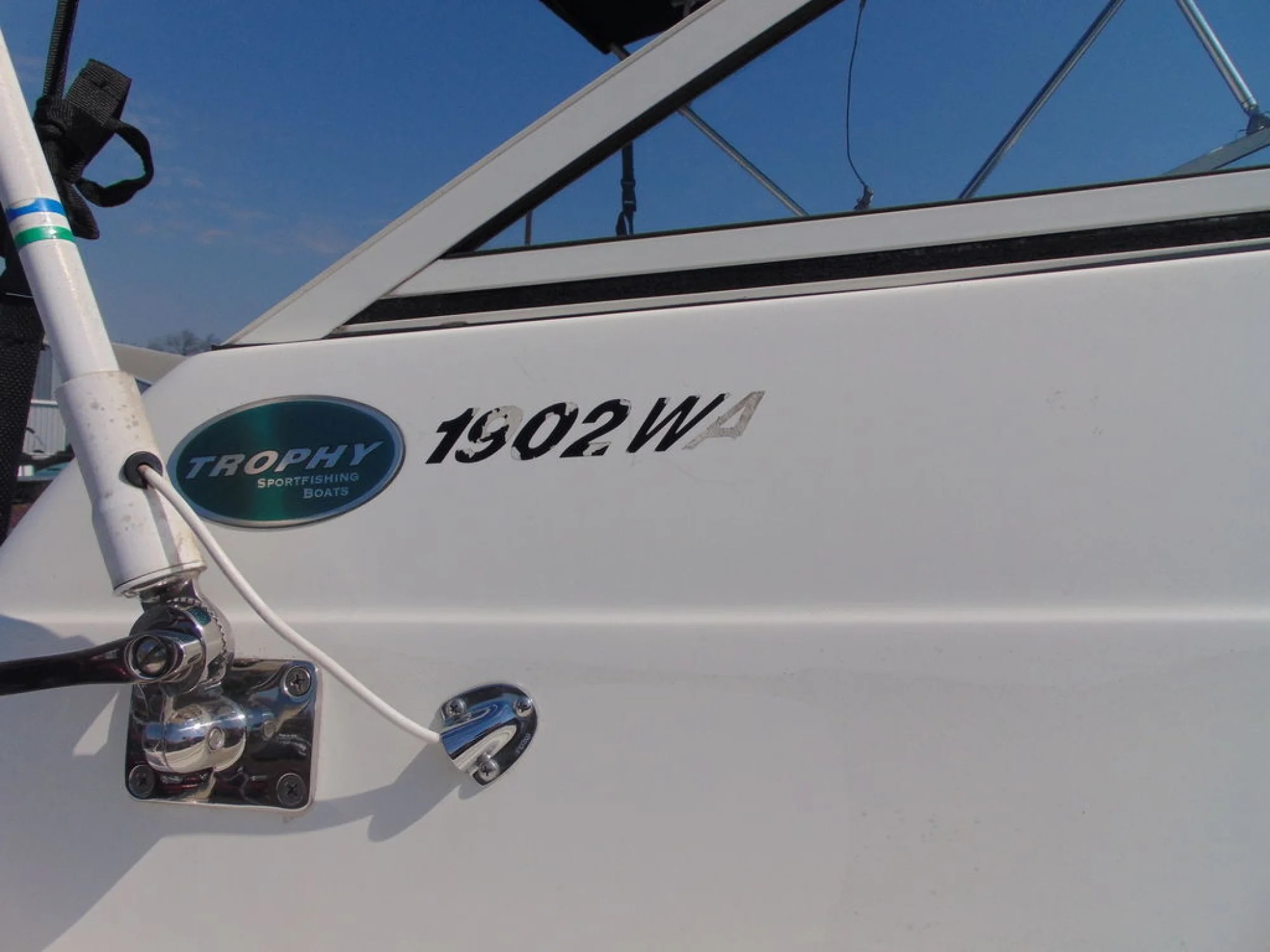 Trophy 1902 Walk Around Cuddy - Image 4