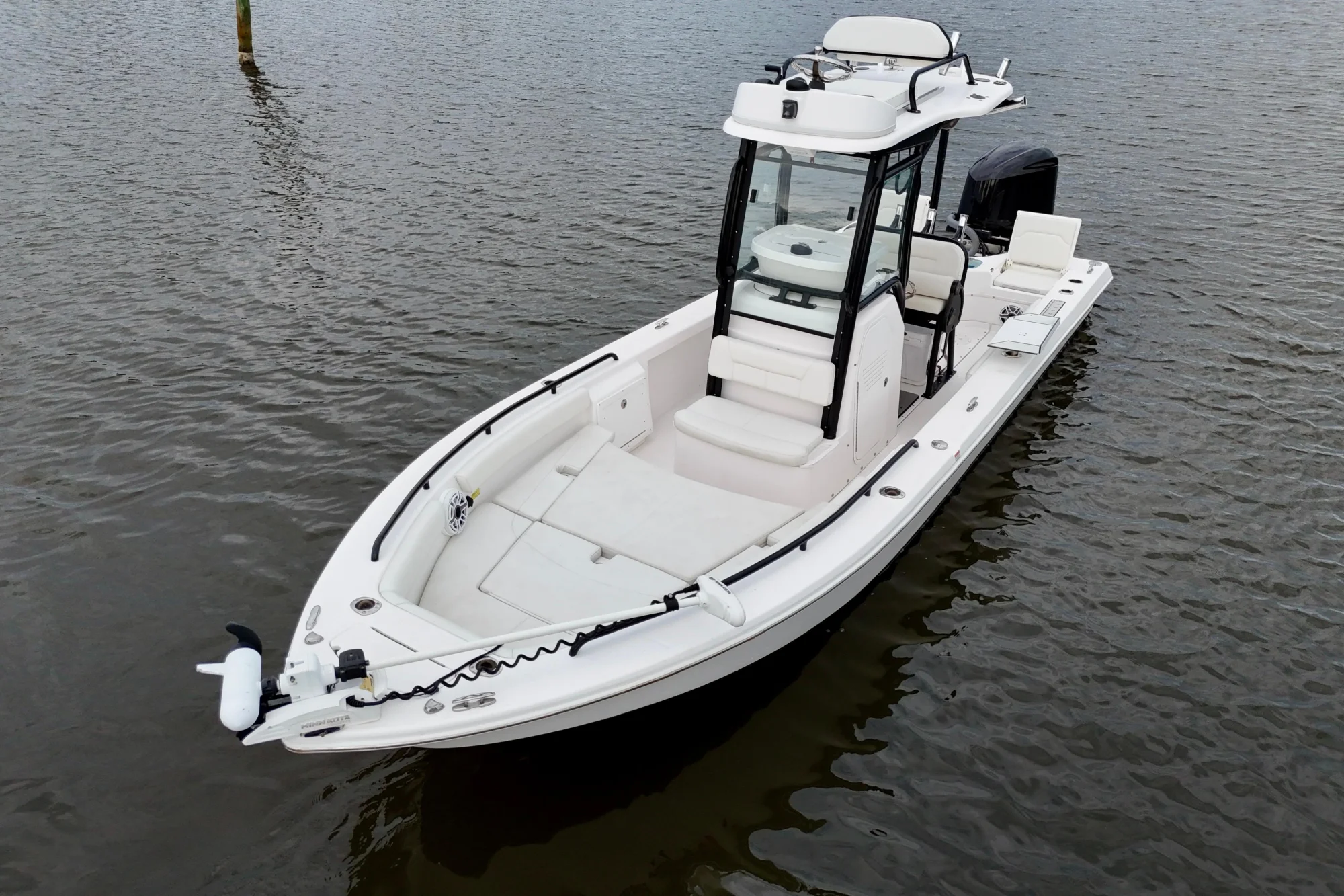 2021 Everglades 243 Center Console - Image 5