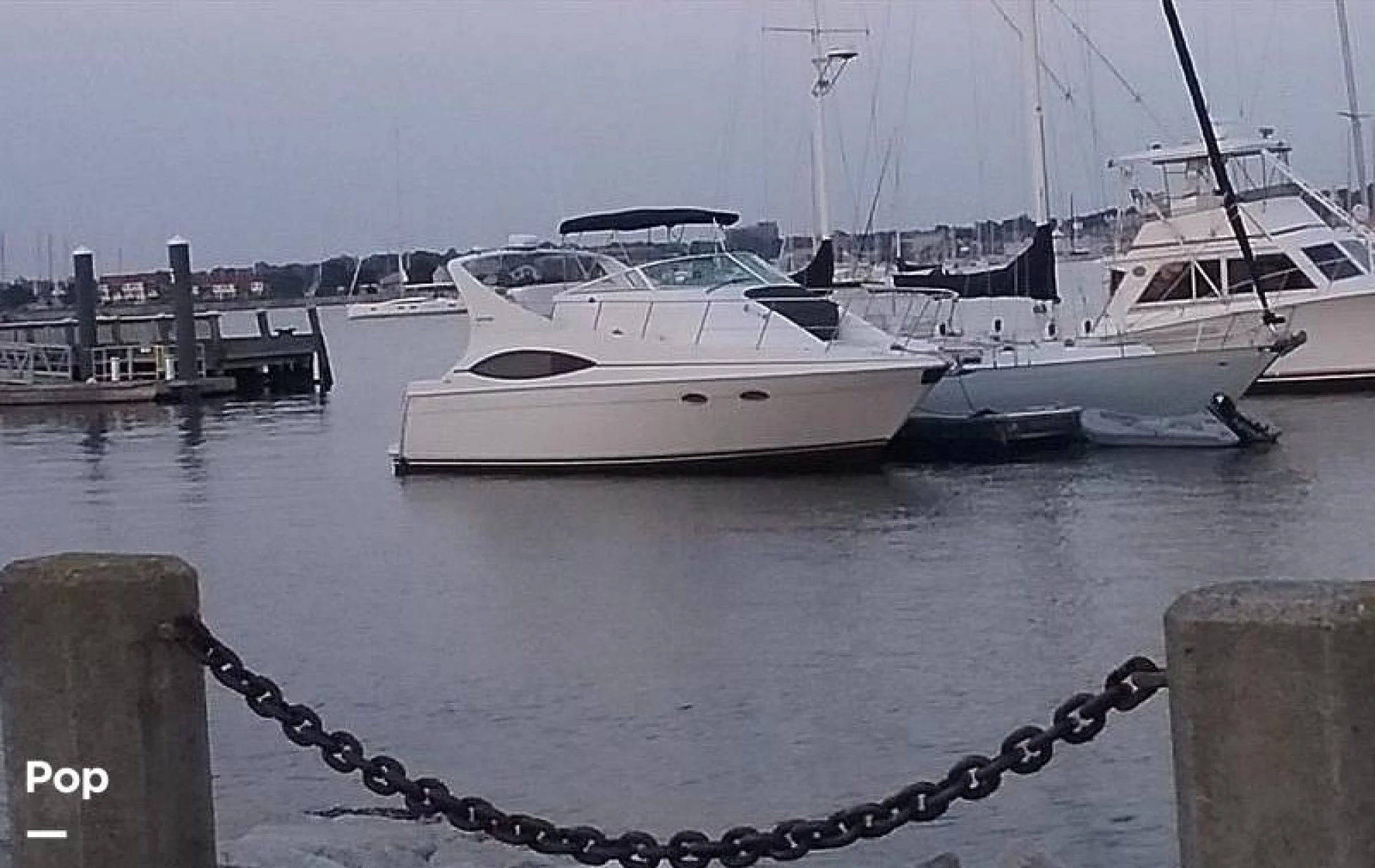 1998 Carver 350 Mariner - Main Image