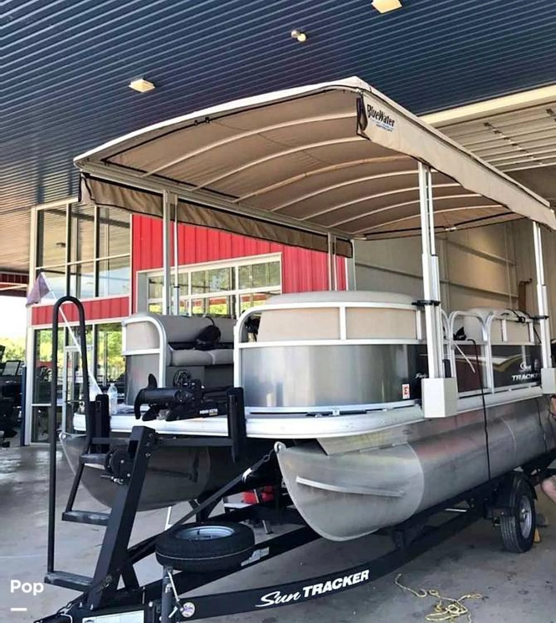 2025 Sun Tracker Party Barge 16 DLX - Main Image