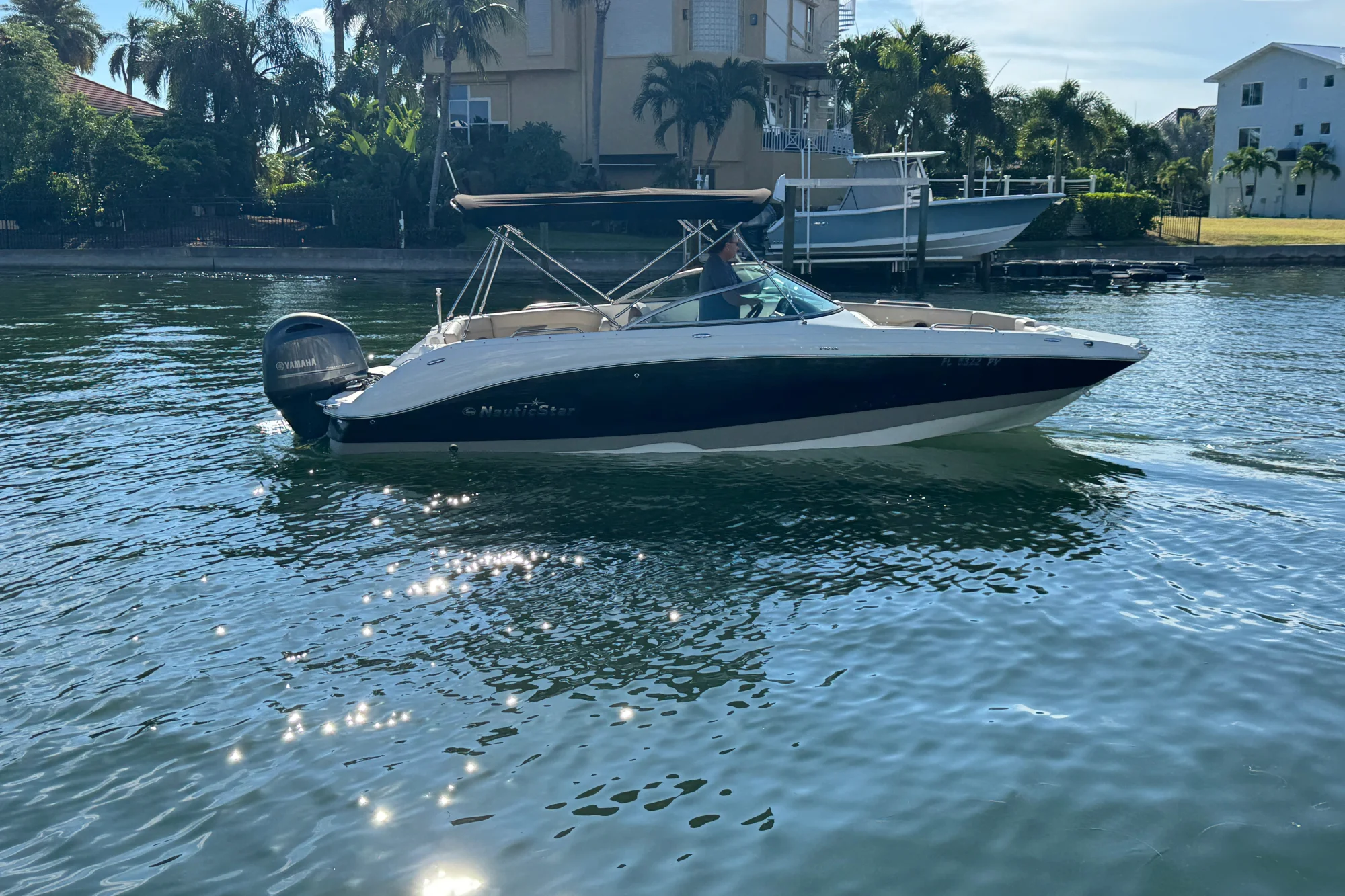 2014 NauticStar 243 DC - Image 4