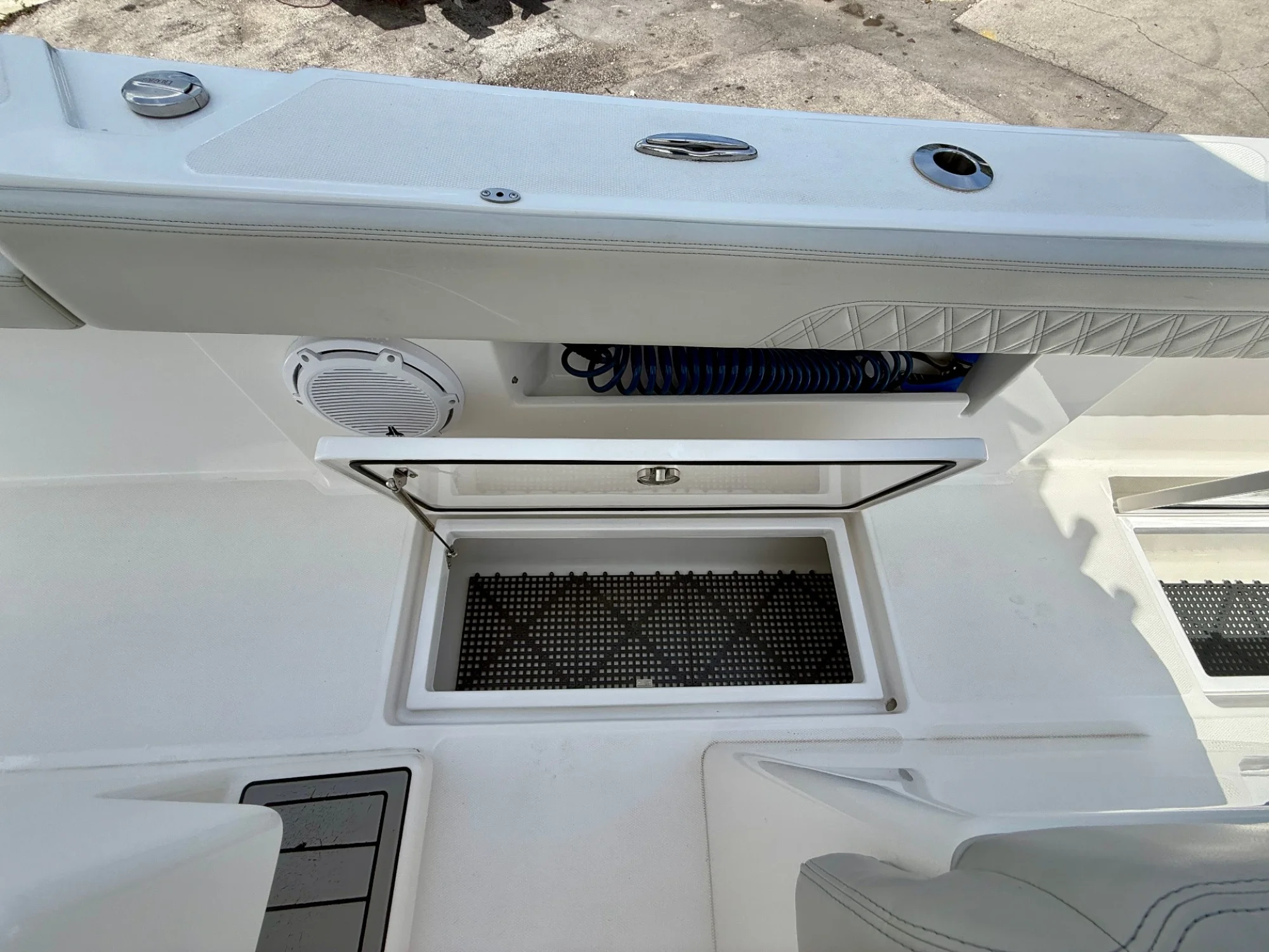 2022 Front Runner 33 - Image 5