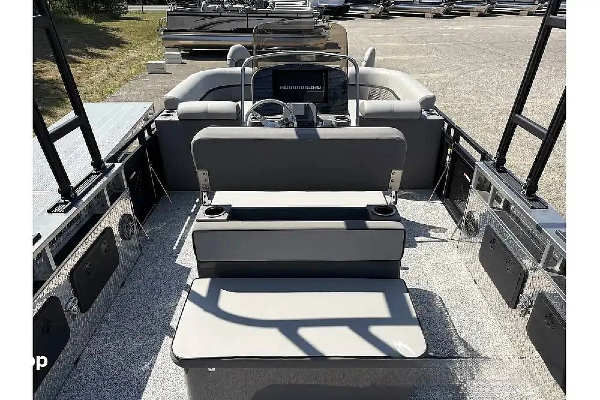 2023 Angler Qwest 8524 PRO TROLL - Image 2