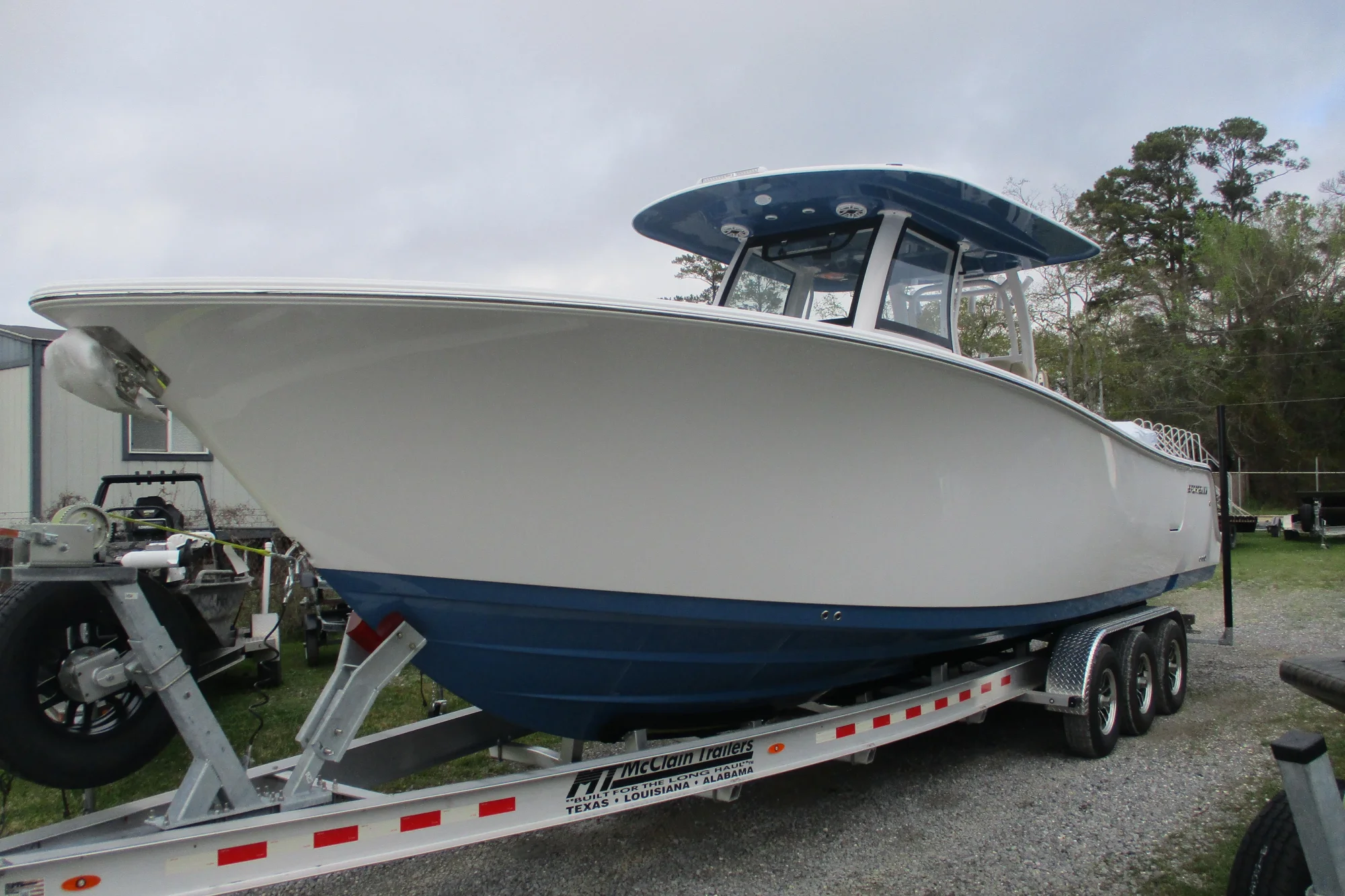 2026 Sportsman Open 302 Center Console