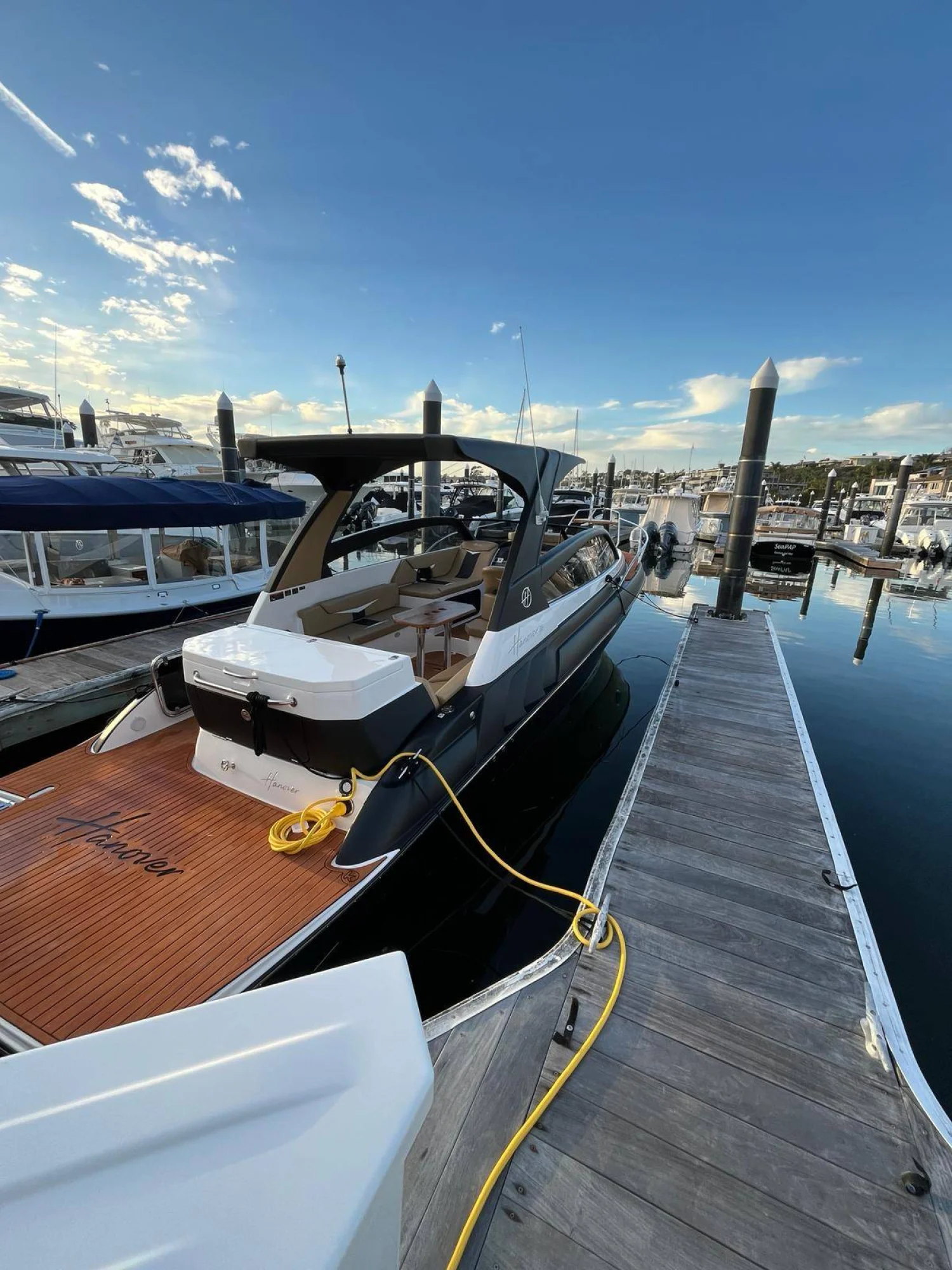 2027 Hanover 305- Inboard - Image 3