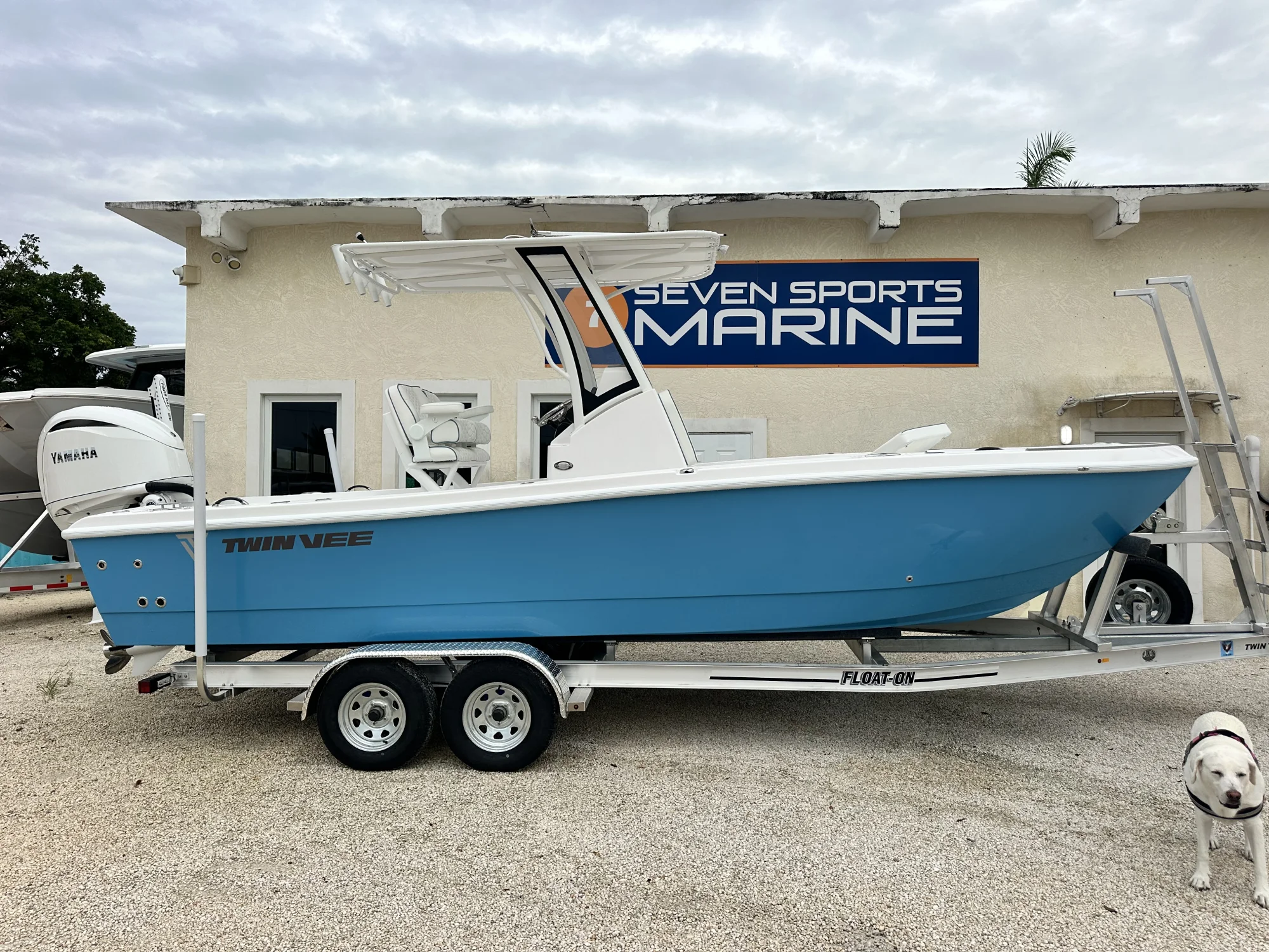 2027 Twin Vee 22 Bay Cat