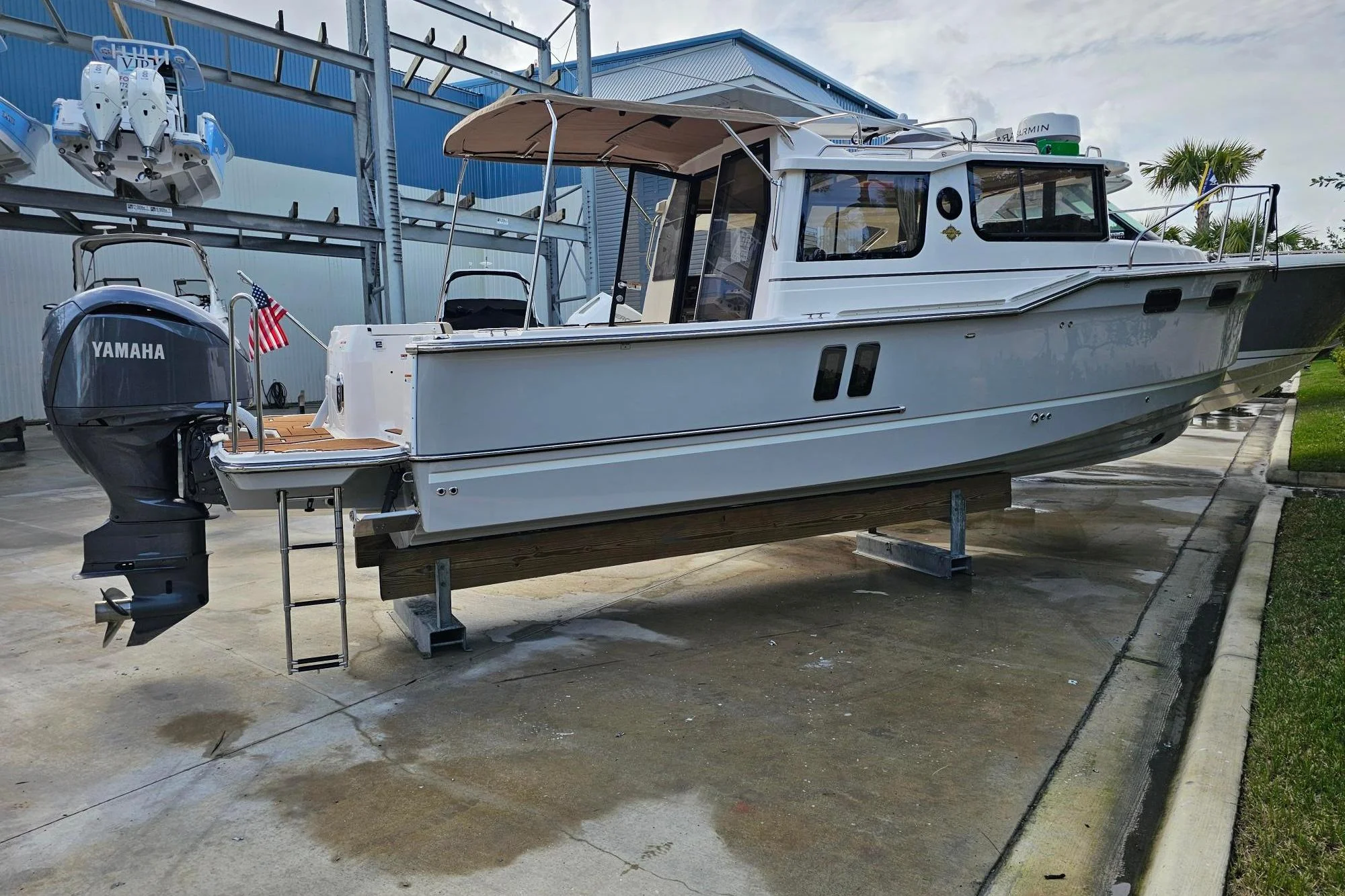 2025 Ranger Tugs R-27 - Image 3