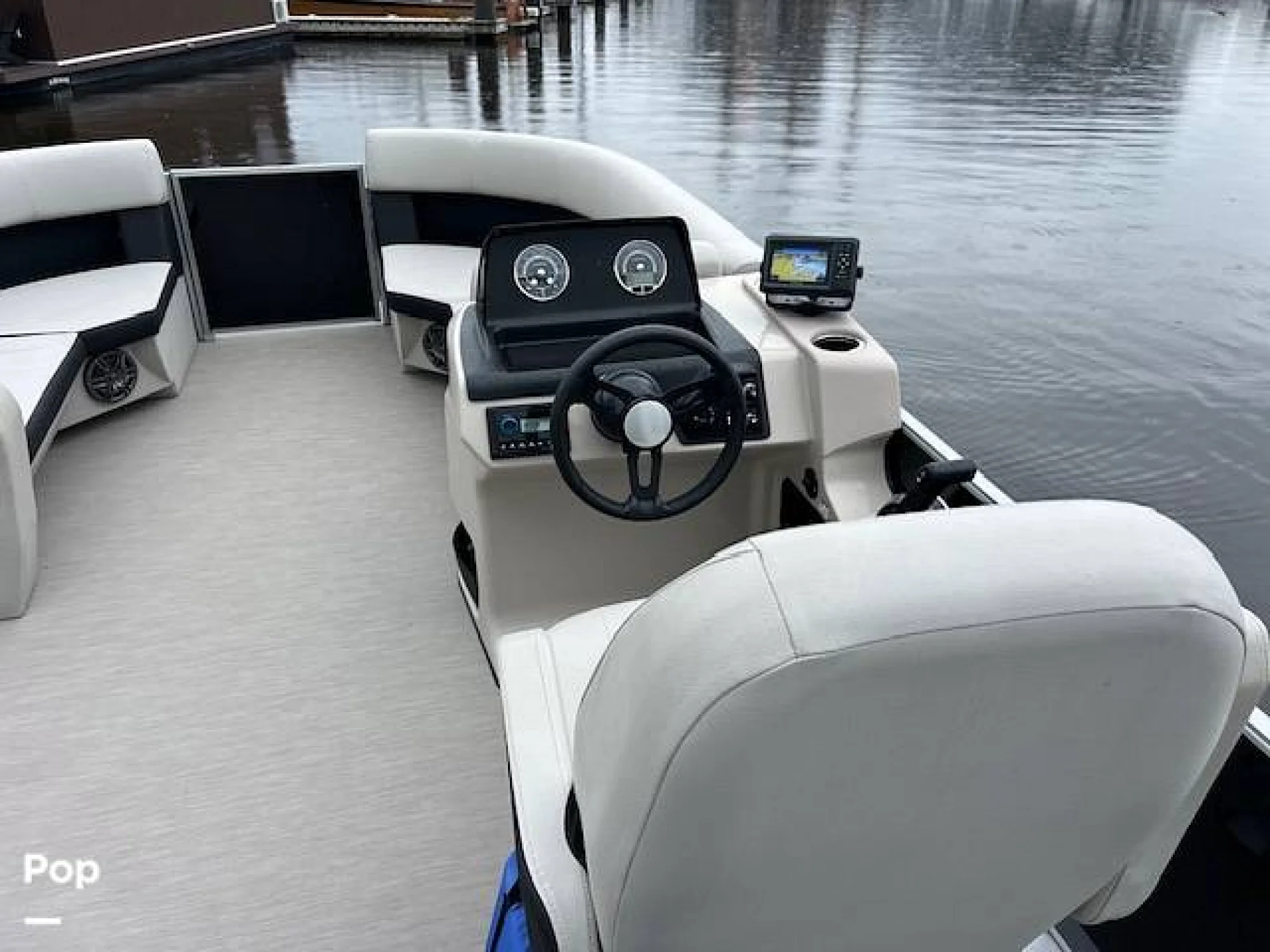2025 Harris Breeze Pontoon - Image 4