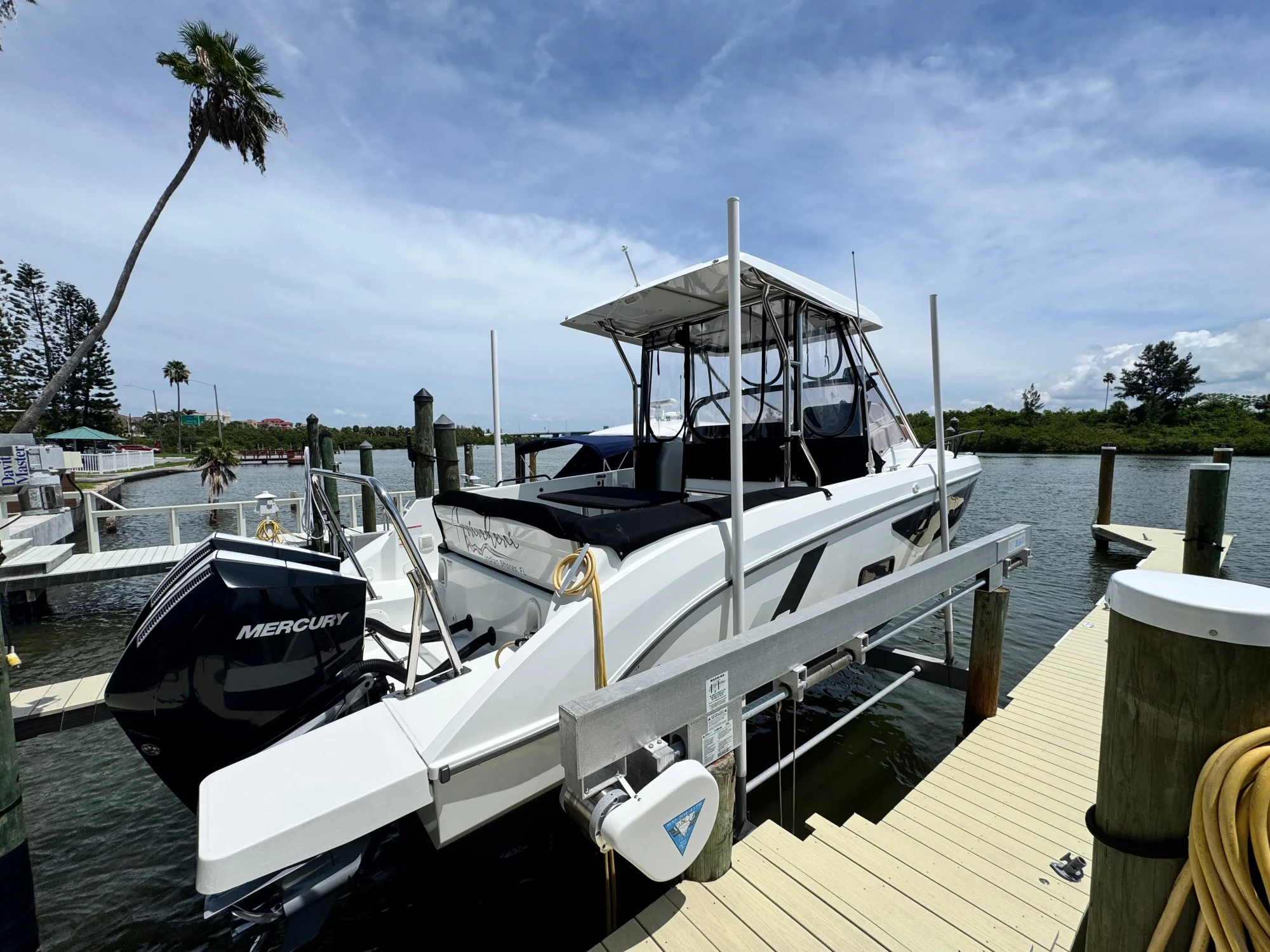 2022 Beneteau Flyer 9 SUNdeck - Image 4