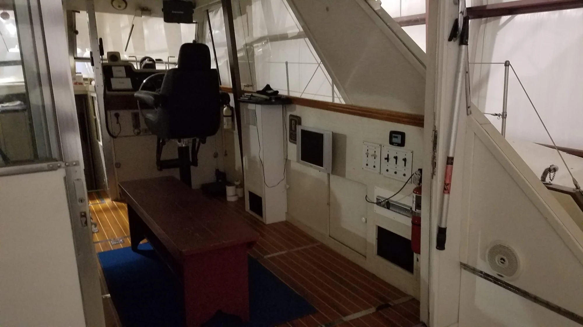 1970 42' Chris Craft Commander Sports Cruiser - Image 5