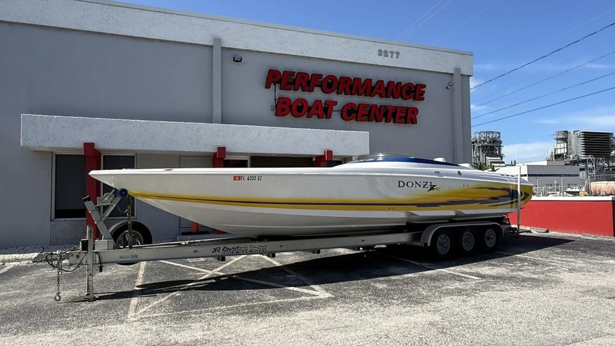 Donzi 35 ZR - Image 4