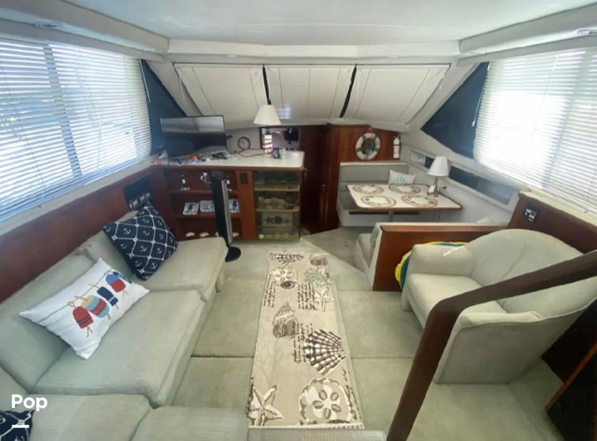 1992 Carver 33 Aft Cabin - Image 4