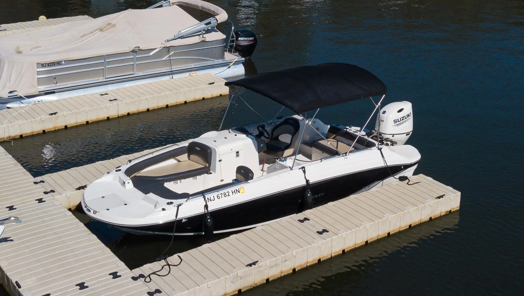 2019 Stingray 212 SC - Image 5