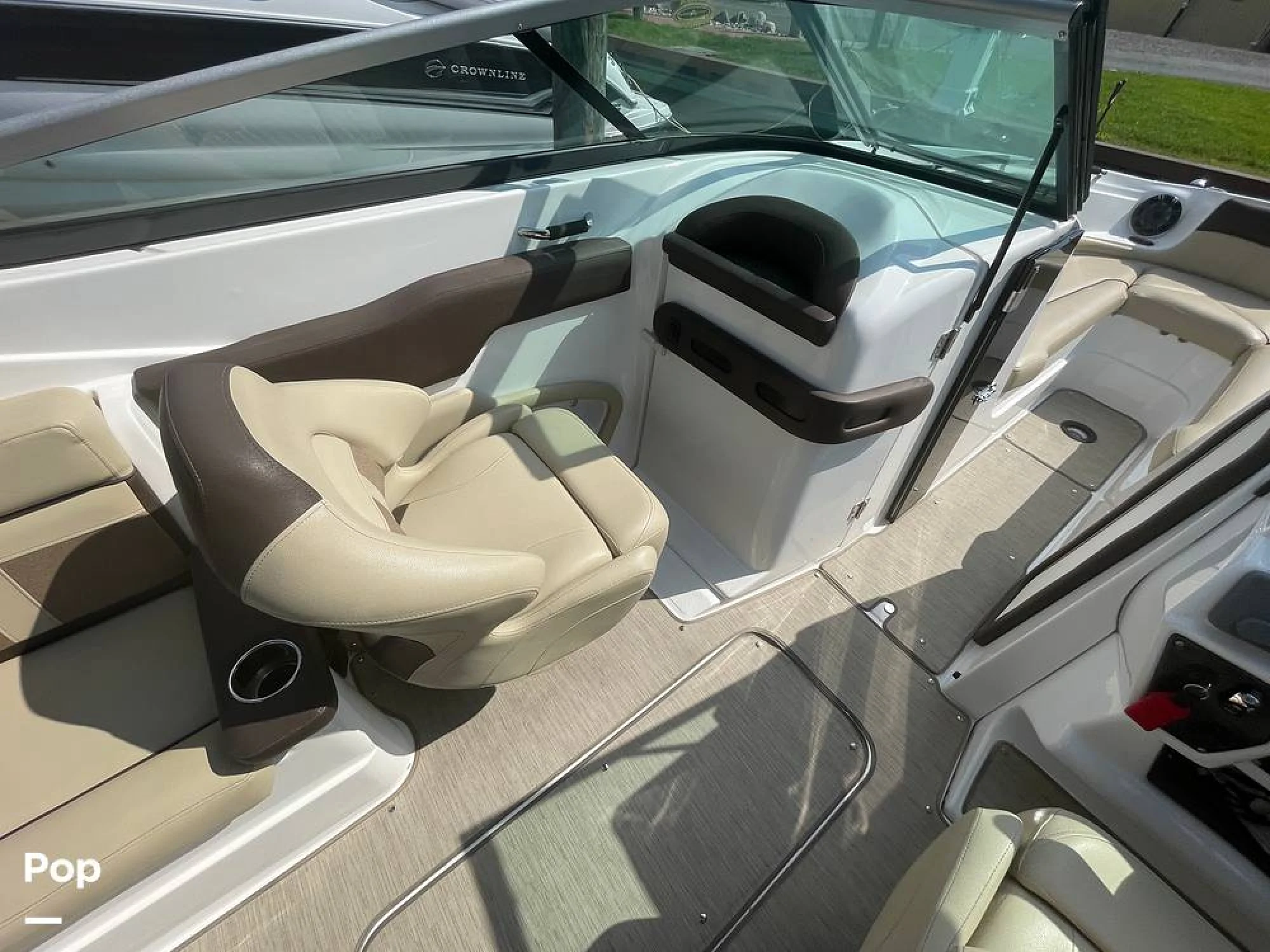2017 Rinker 29QX - Image 5