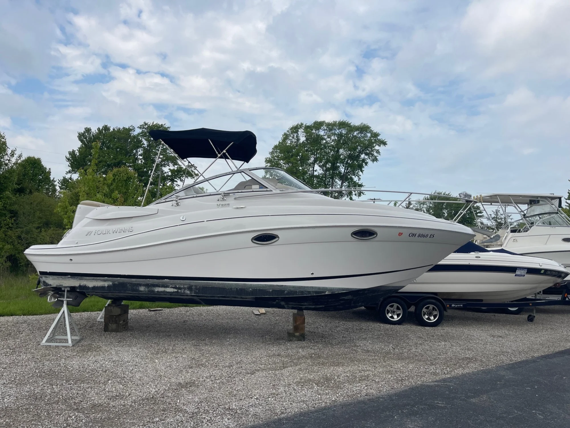 2009 Four Winns V258