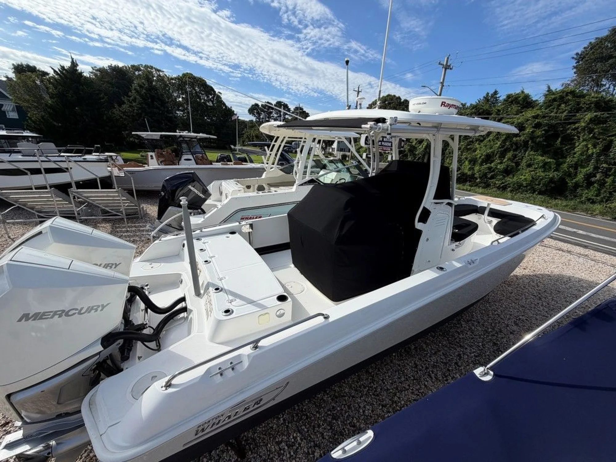 Boston Whaler 270 Dauntless - Image 2
