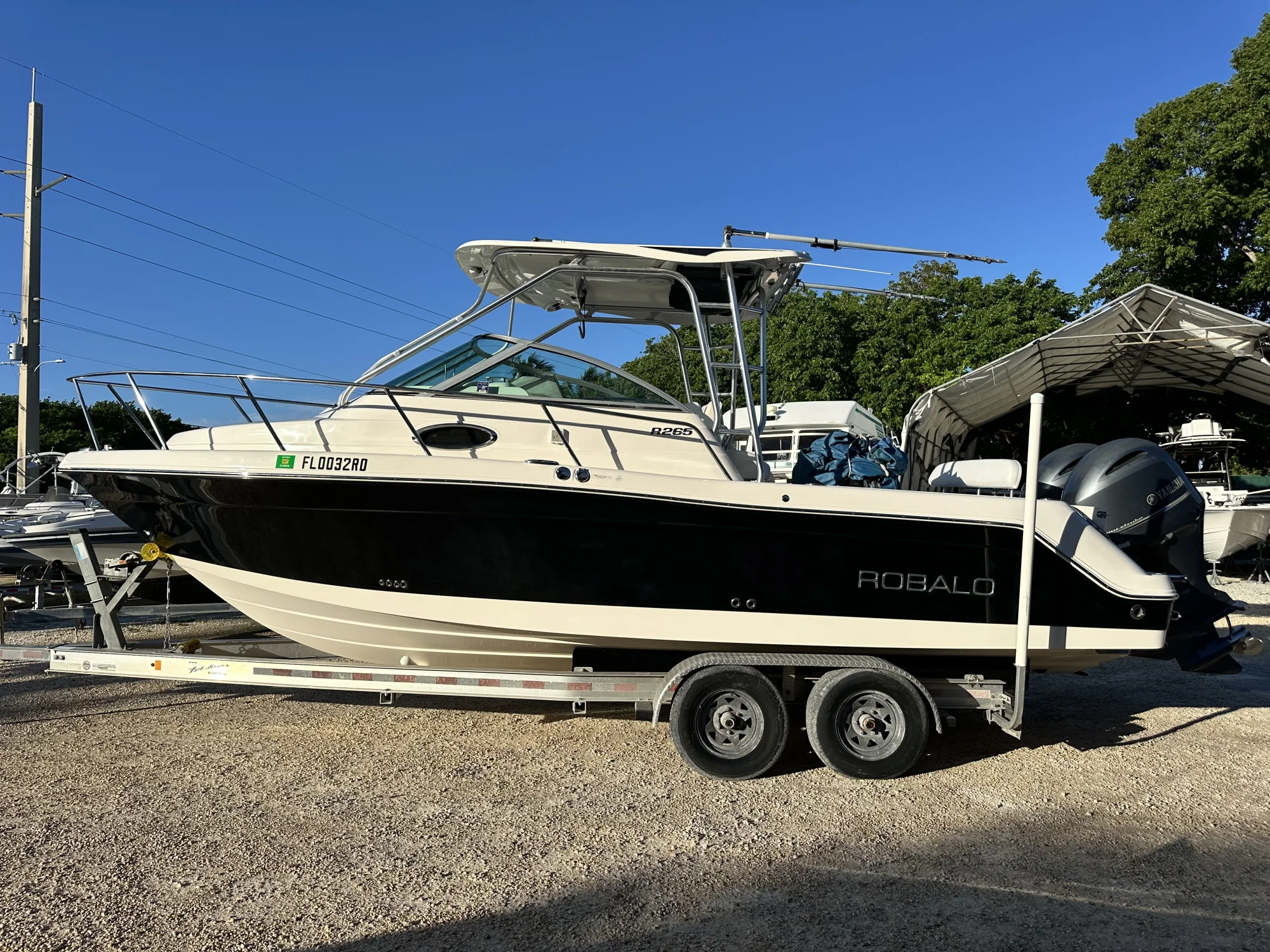 2016 Robalo R265