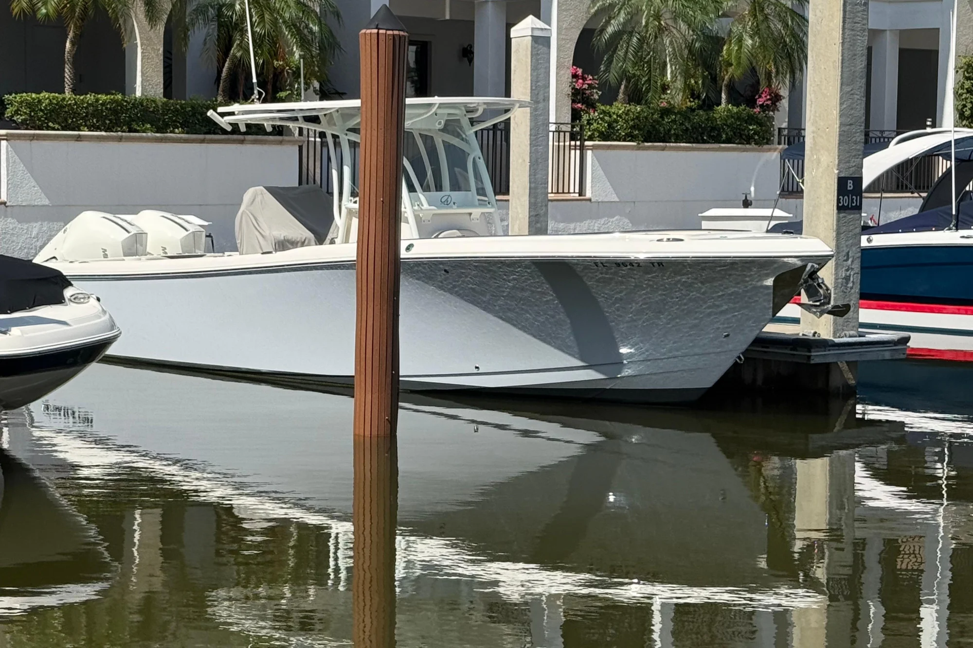 2023 Sailfish 290 CC - Image 5