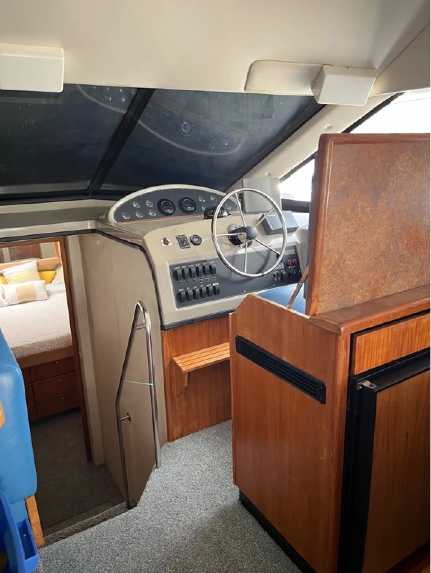 1999 Bayliner 3988 Command Bridge - Image 5