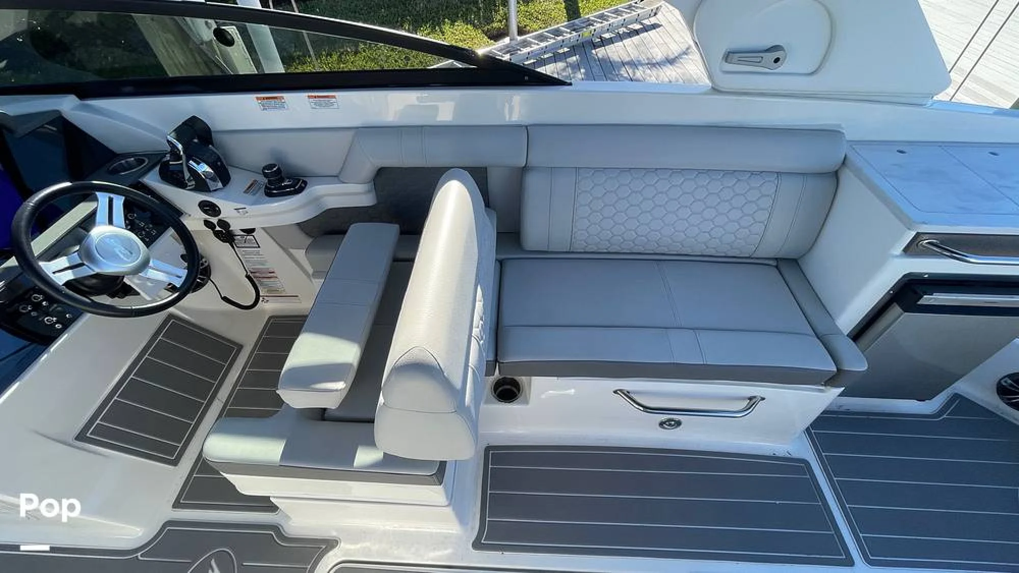 2022 Sea Ray SDX 290 OB - Image 4