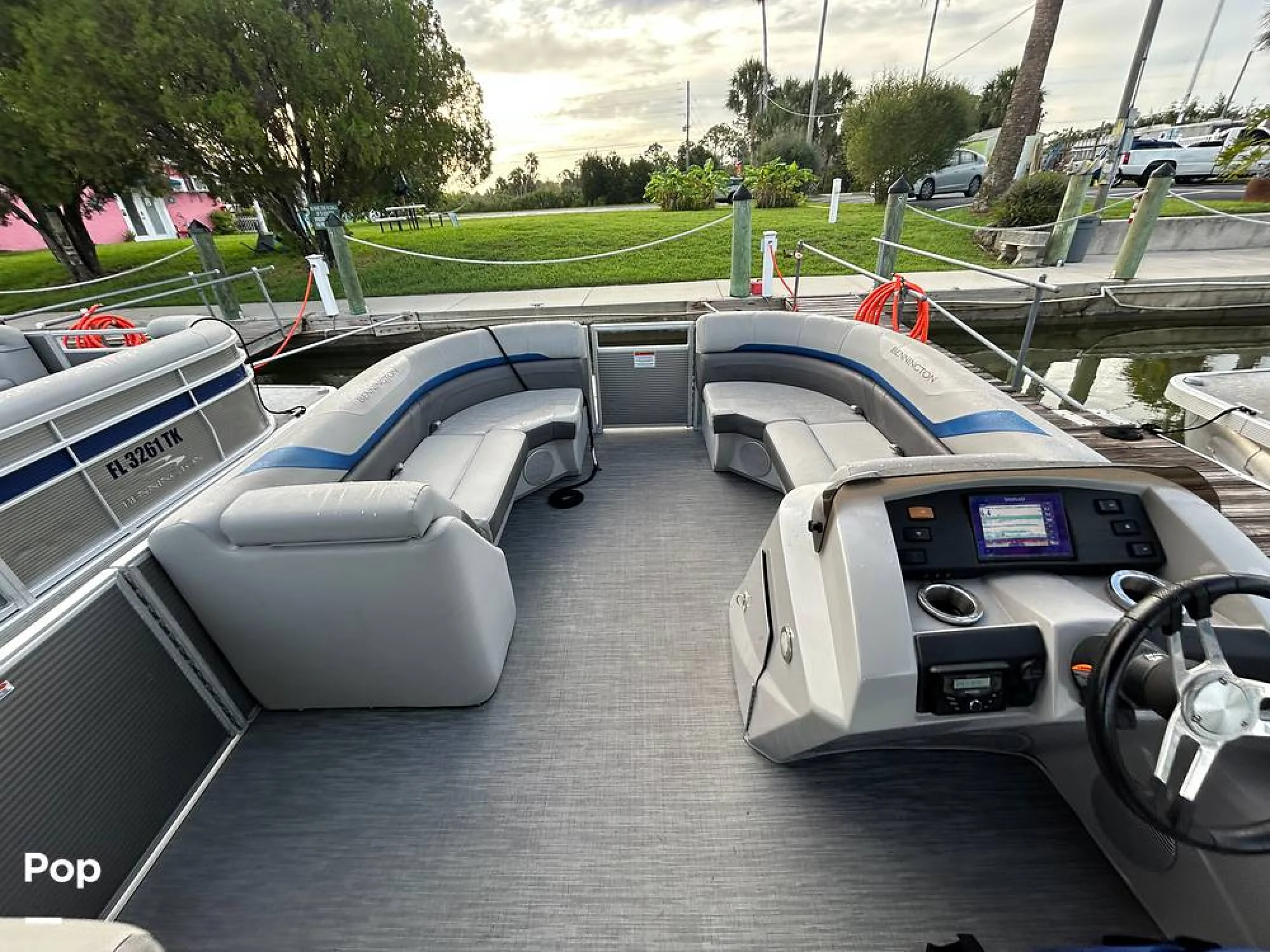 2023 Bennington 22 SX - Image 5