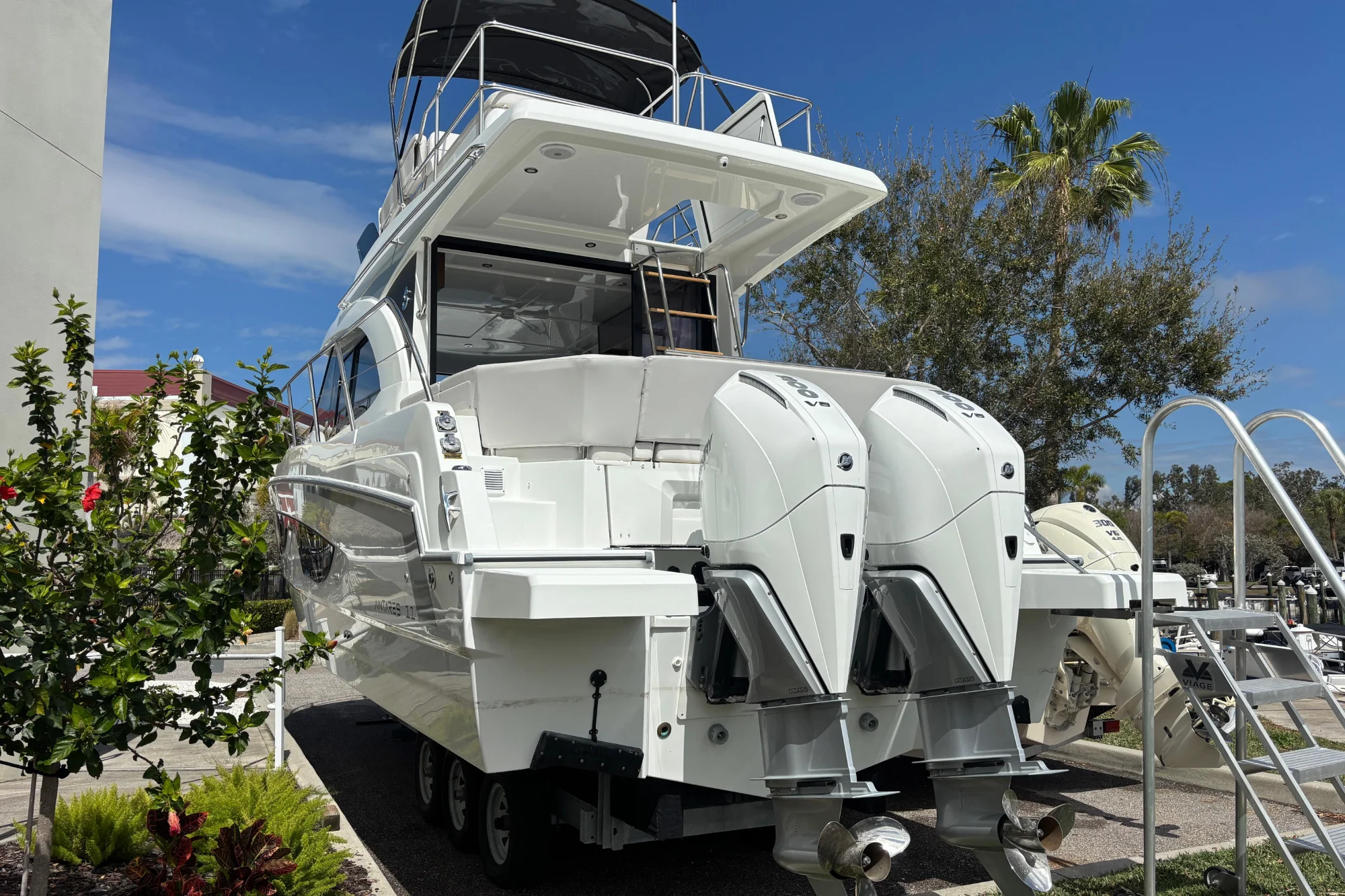 2026 Beneteau Antares 11 Fly - Image 5