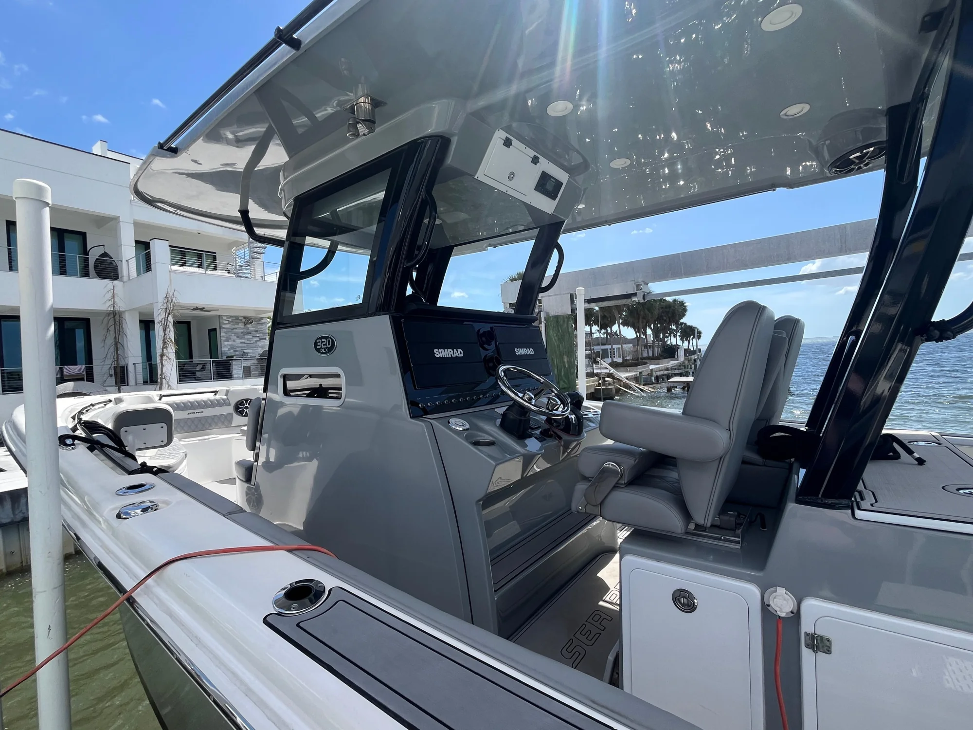 2022 Sea Pro 320 DLX Offshore - Image 2
