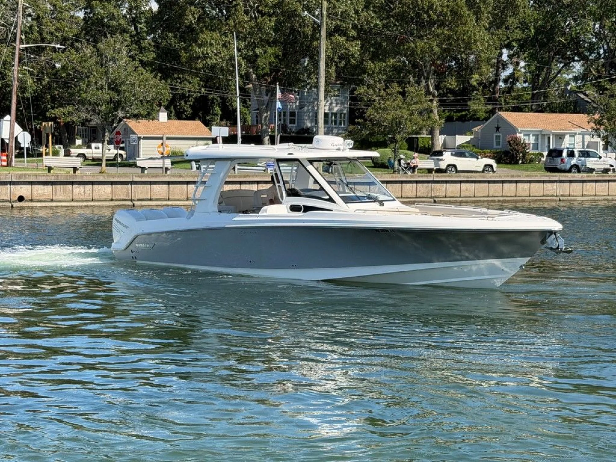 Boston Whaler 350 Realm - Image 2