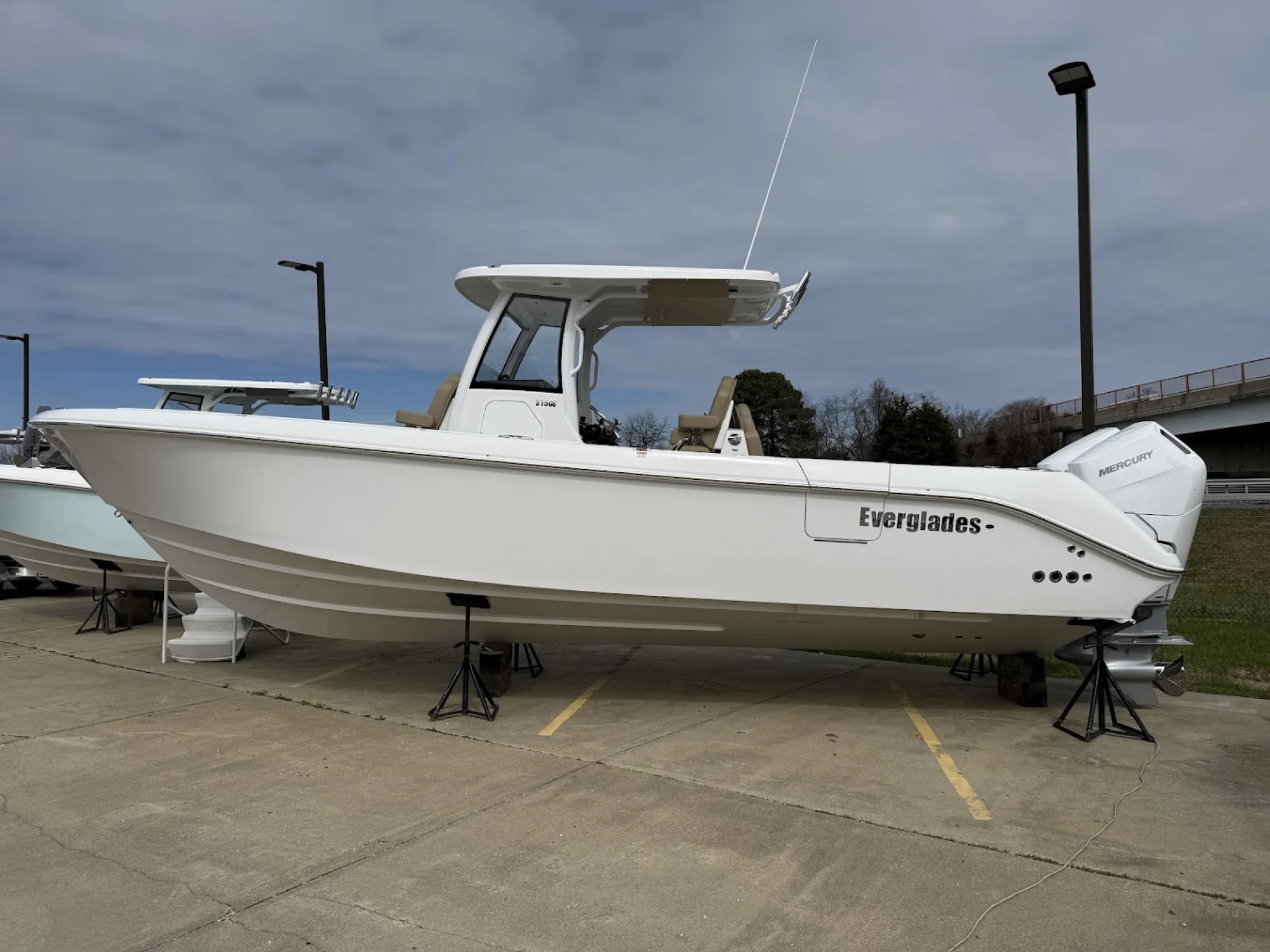 2026 31' Everglades 315CC