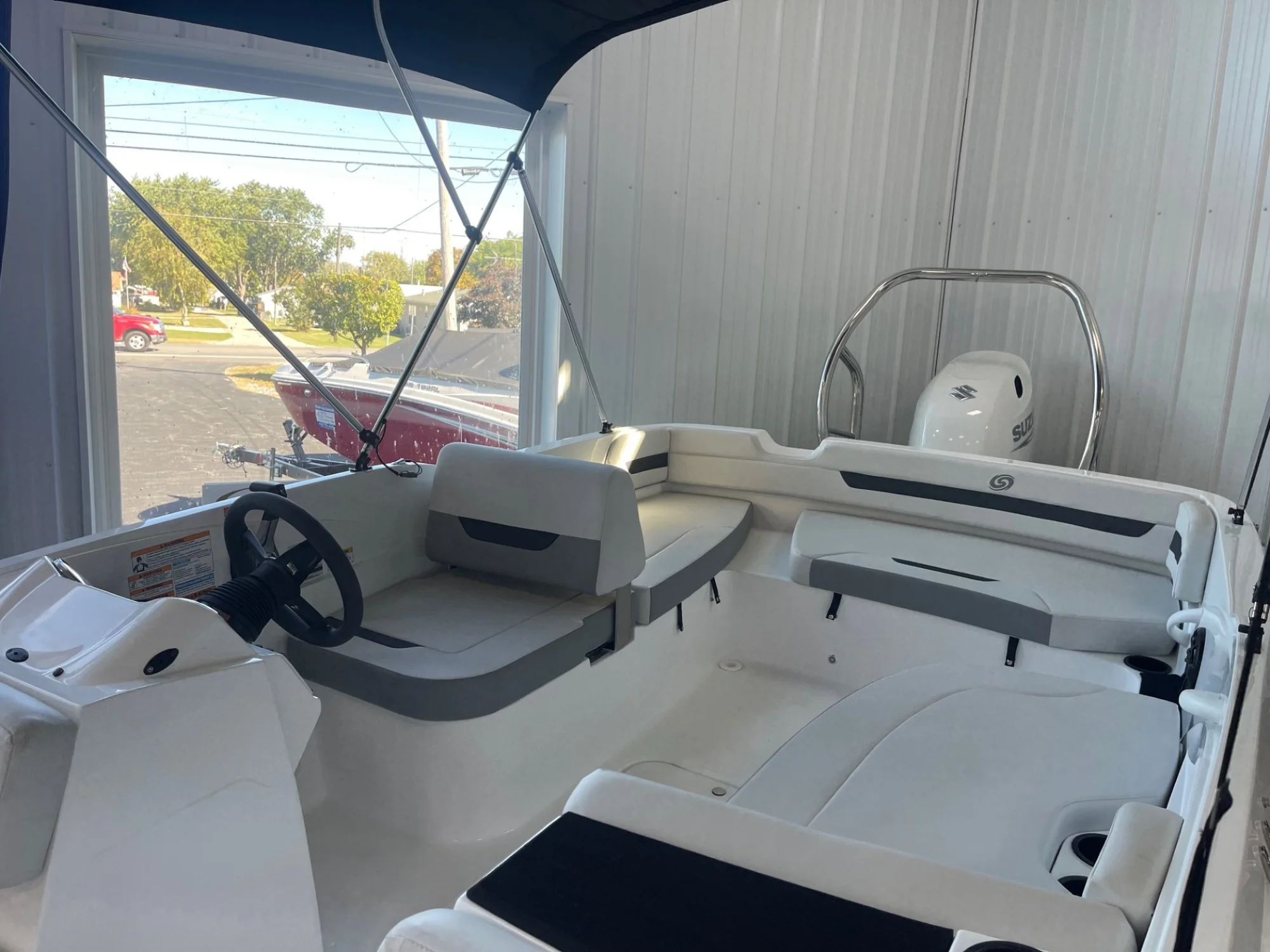 2023 Hurricane 18ft SunDeck Sport 185 OB - Image 5